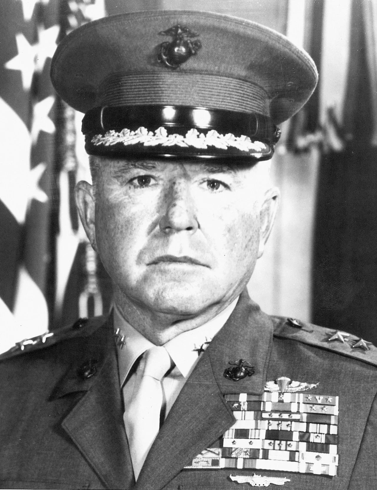 Portrait of Kenneth J. Houghton (1920–2006) – memorial page