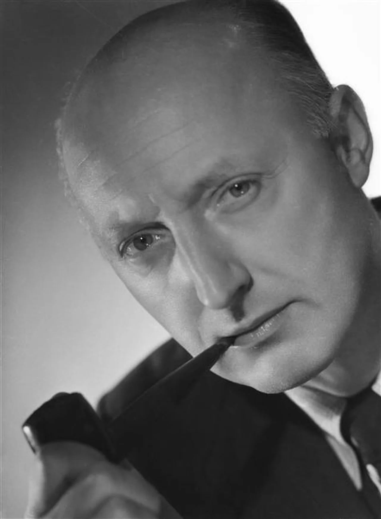 Porträt von Armand Salacrou (1899–1989) – Gedenkseite