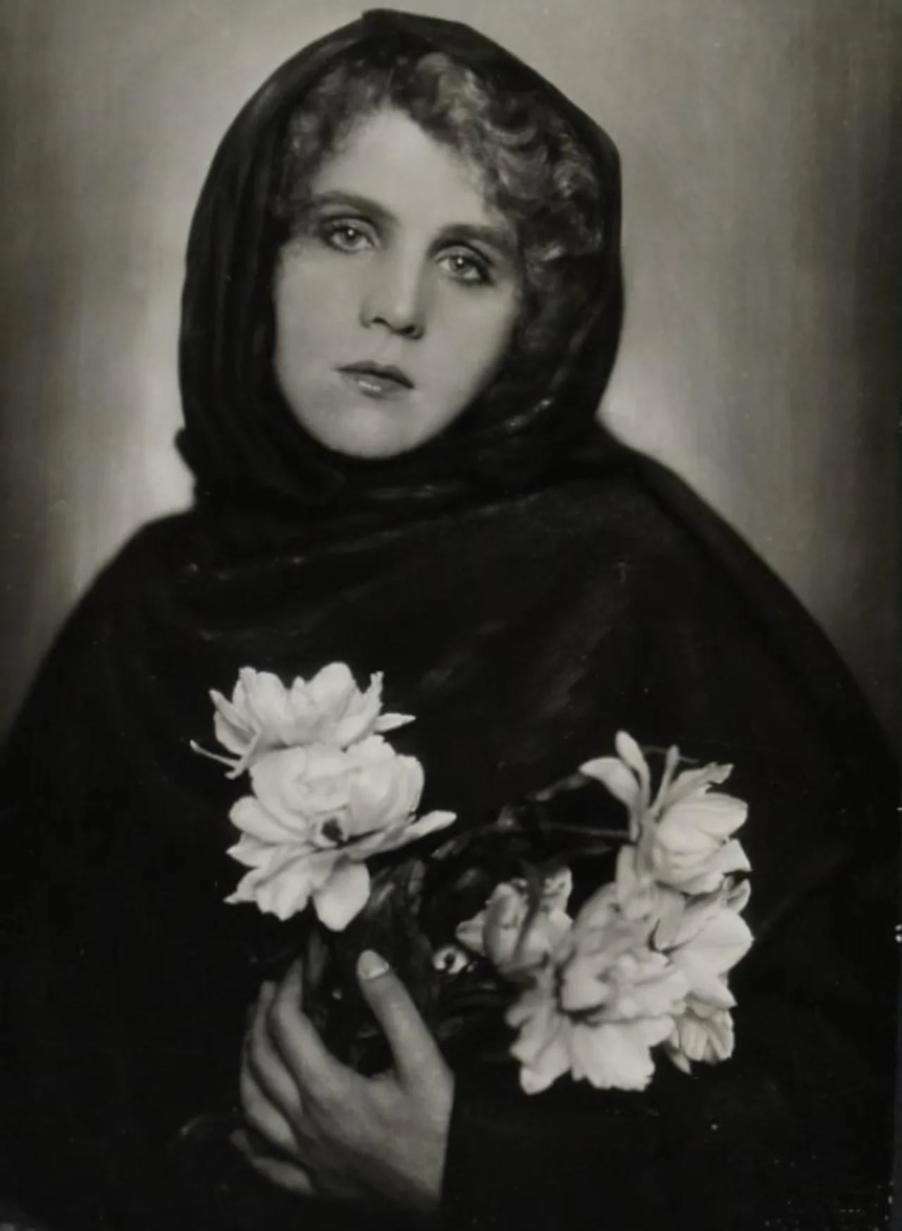 Portrait of Magda Sonja (1886–1974) – memorial page