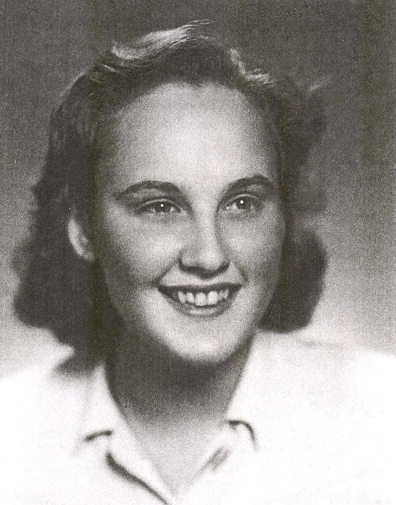 Portrait of Doris Grozdanovicova (1926–2019) – memorial page