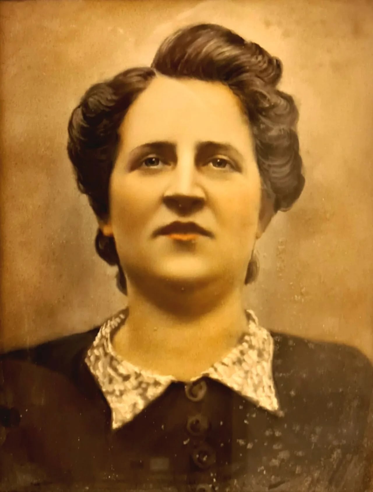 Portrait of Emilie Schmitz (1906–1945) – memorial page