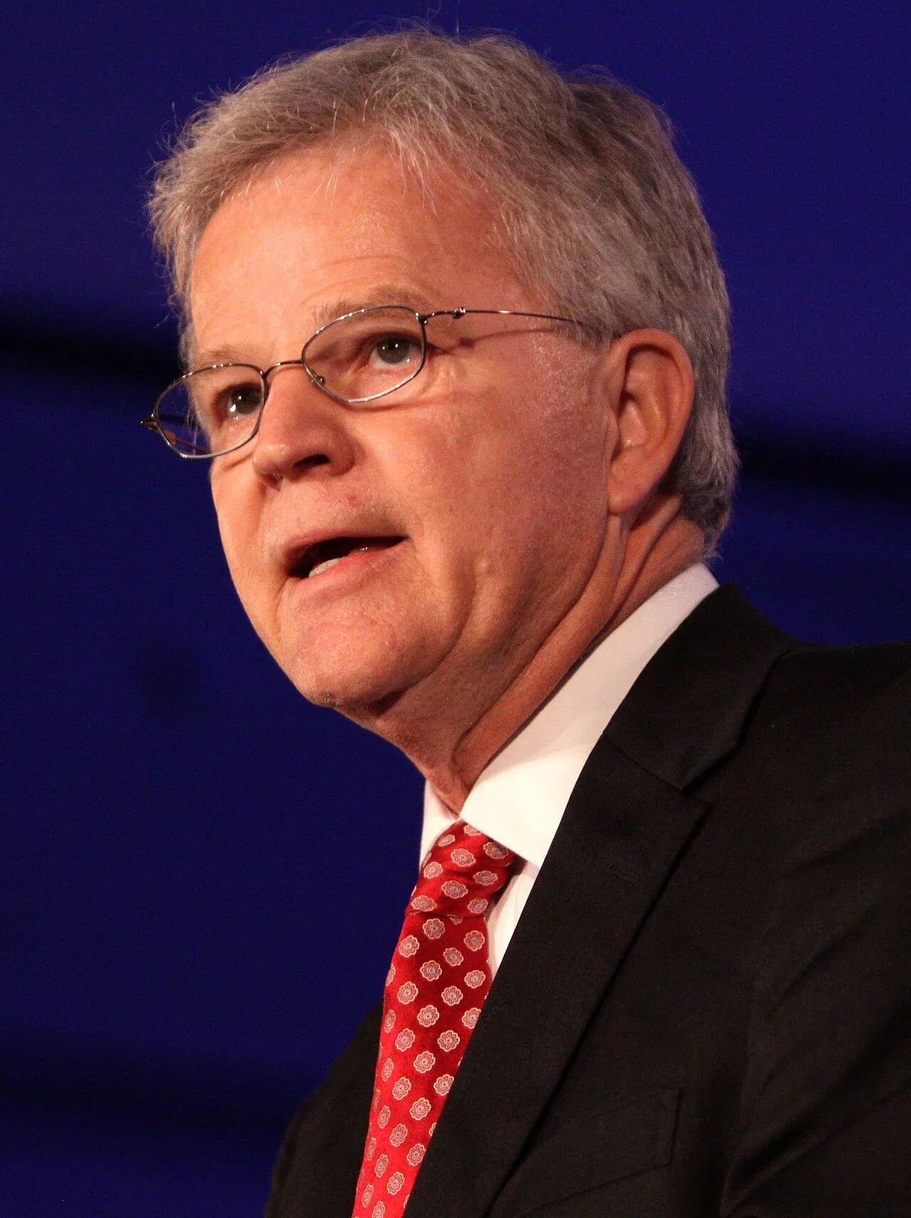 Portrait of Buddy Roemer (1943–2021) – memorial page