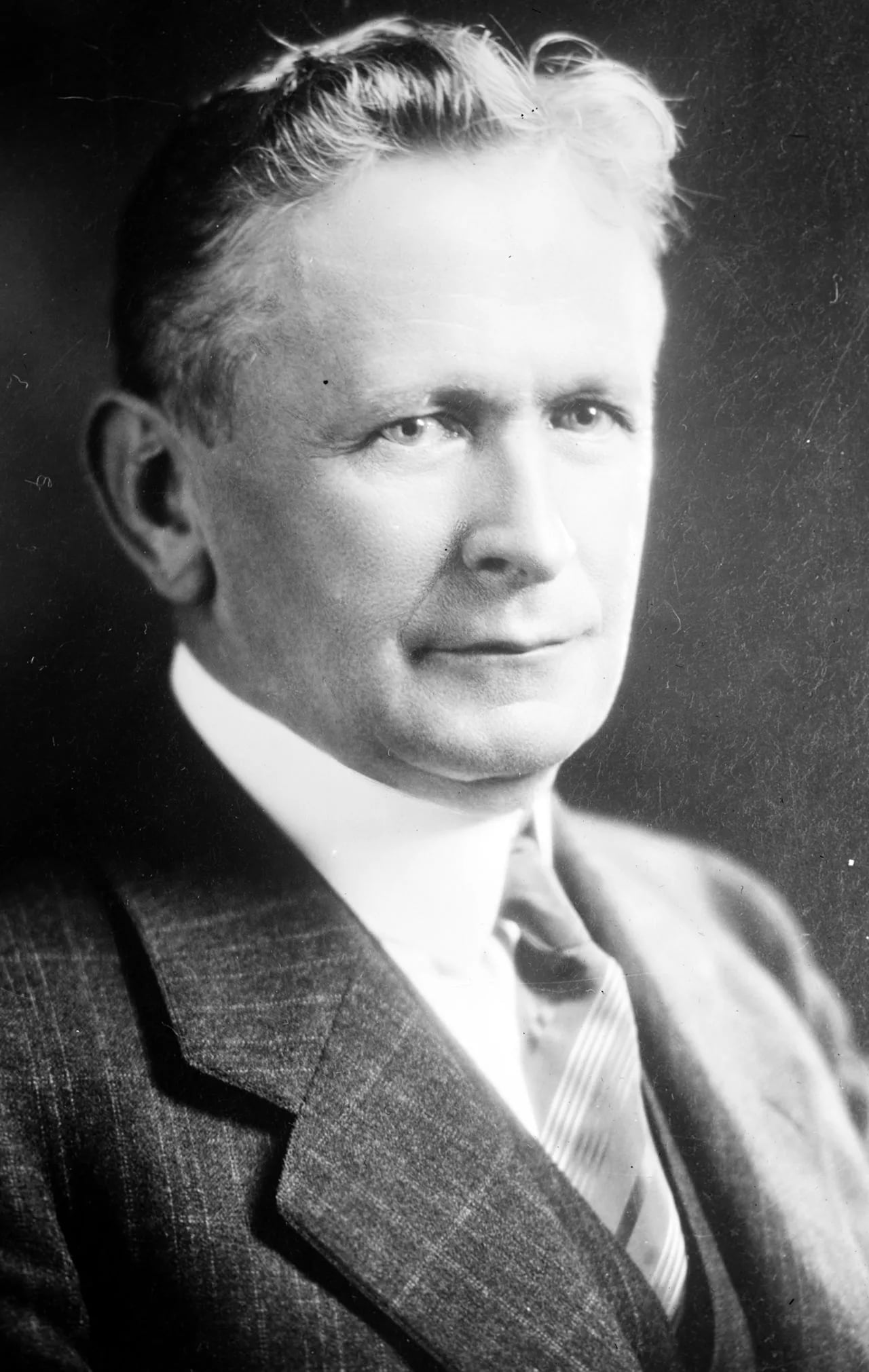 Porträt von C. C. Young (1869–1947) – Gedenkseite