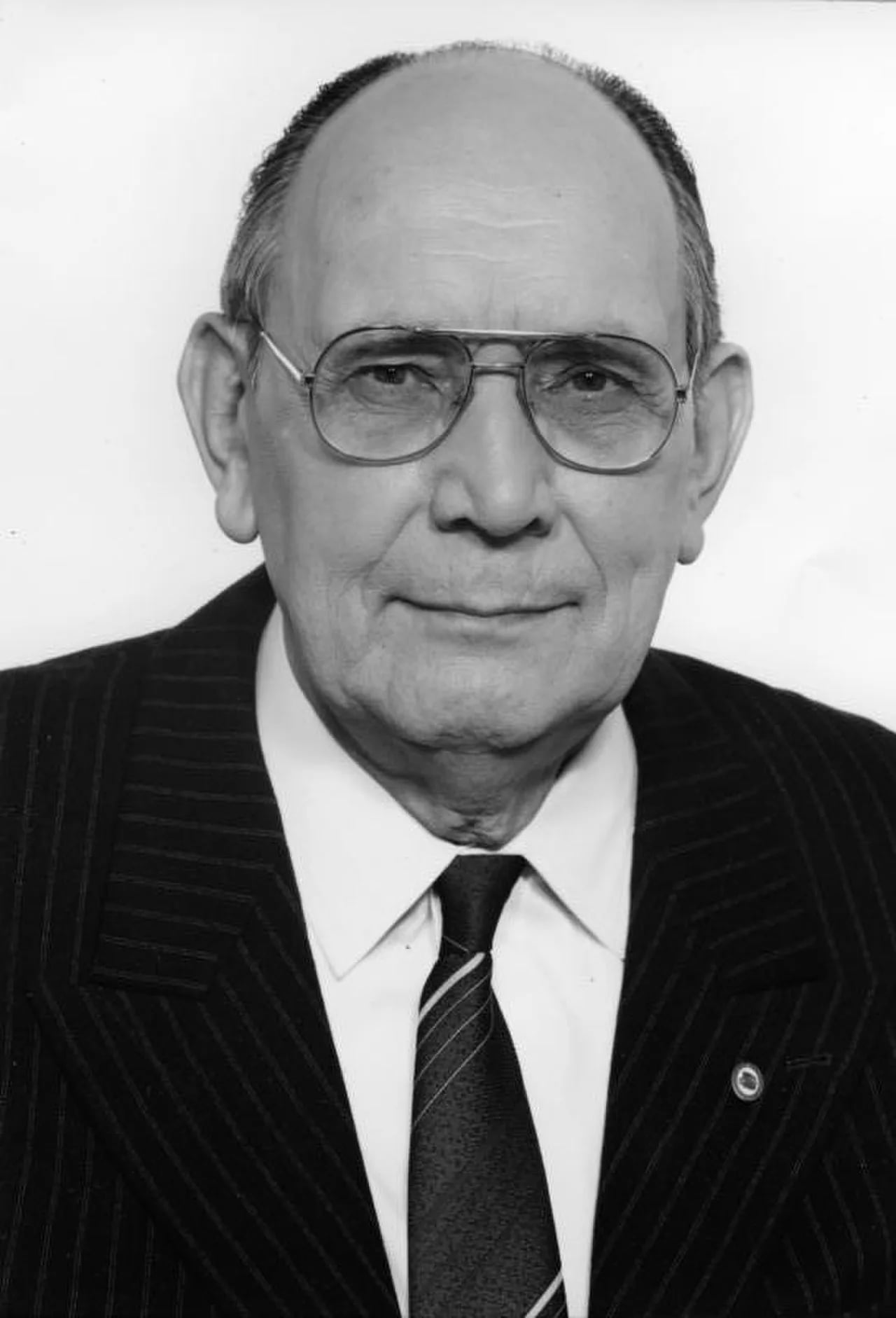 Portrait of Alfred Neumann (1909–2001) – memorial page