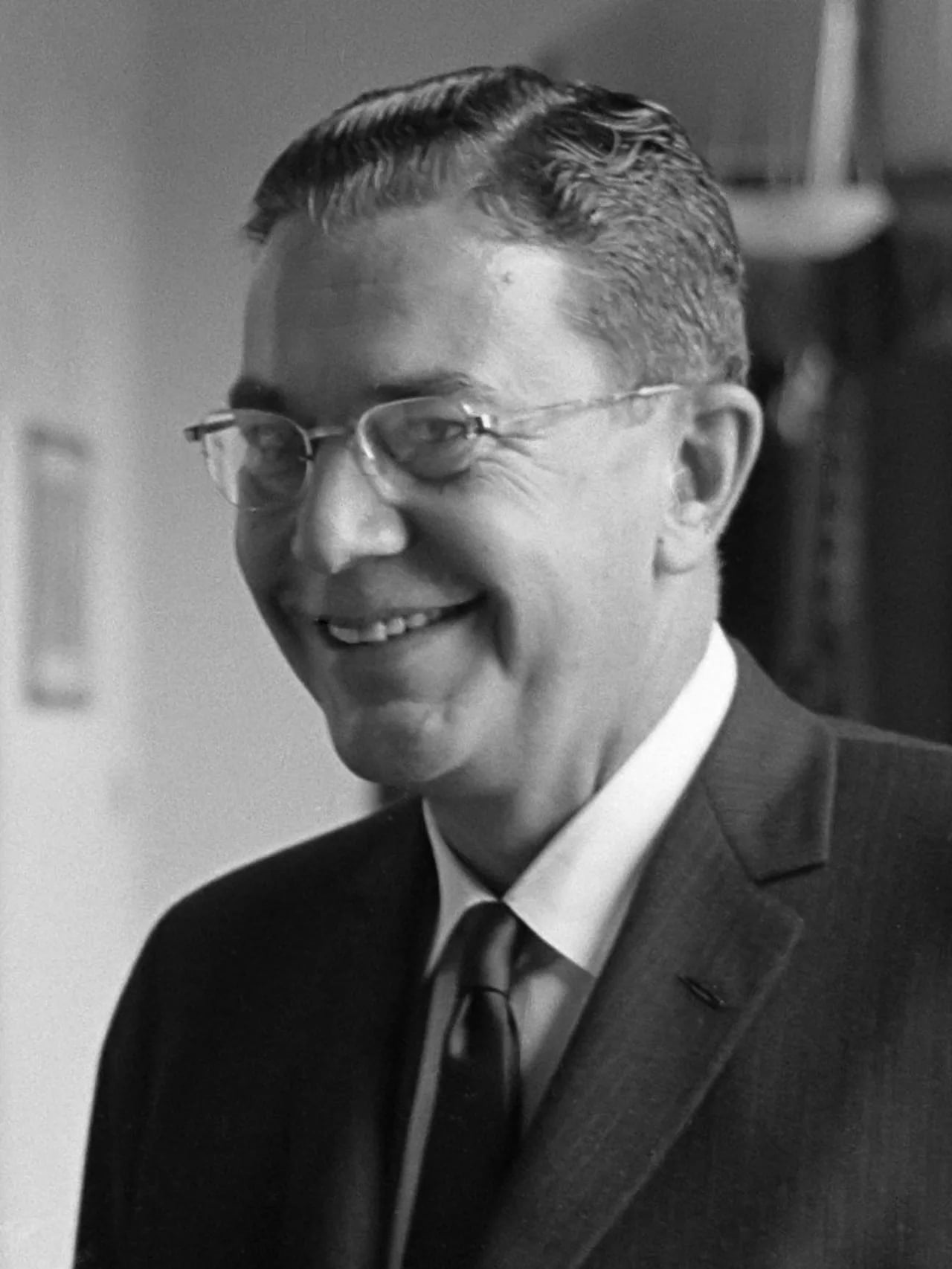 Portrait of Ernest Vandiver (1918–2005) – memorial page