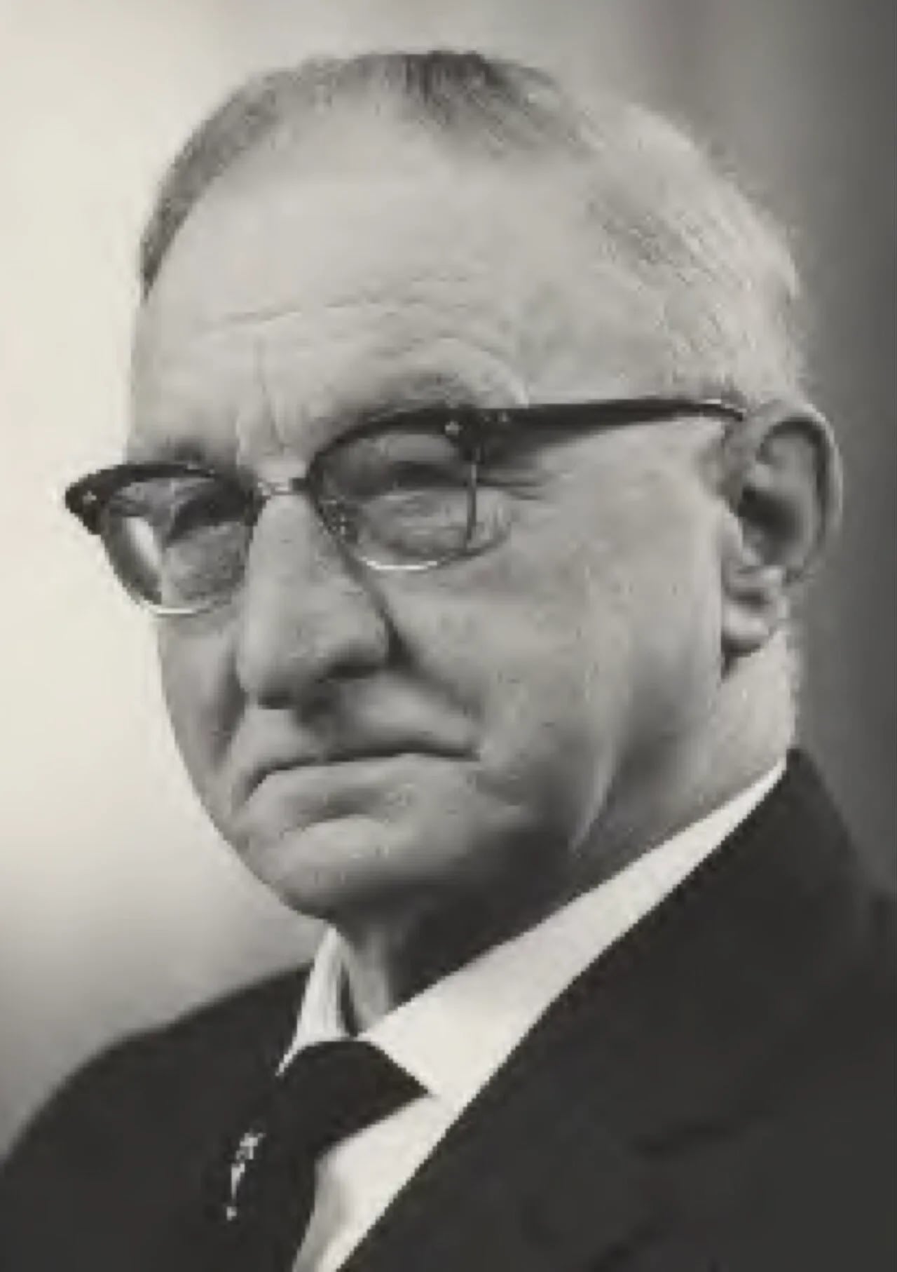 Portrait of Karl Keller (1891–1973) – memorial page