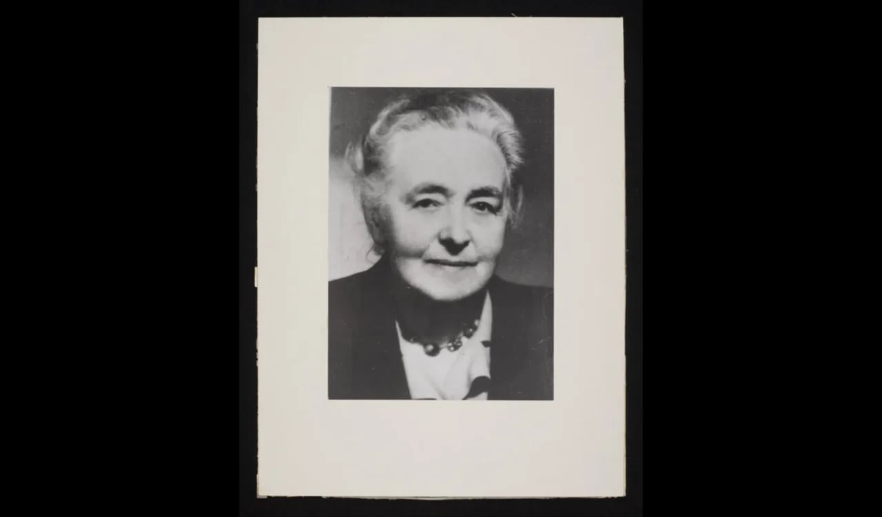 Portrait of Wanda Dąbrowska (1884–1974) – memorial page