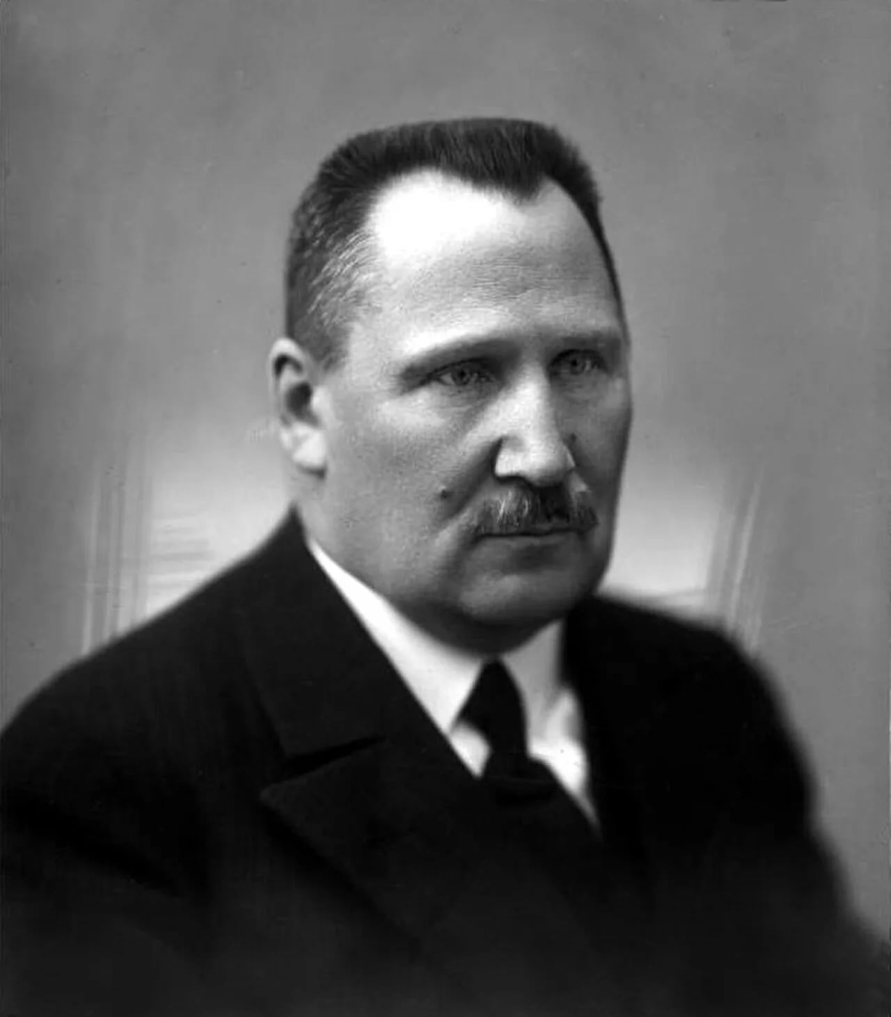 Porträt von Jüri Jaakson (1870–1942) – Gedenkseite