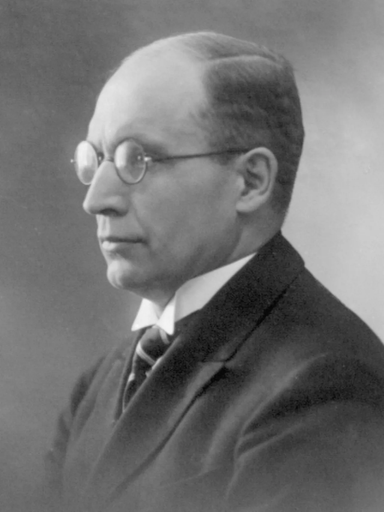 Portrait of Jüri Uluots (1890–1945) – memorial page