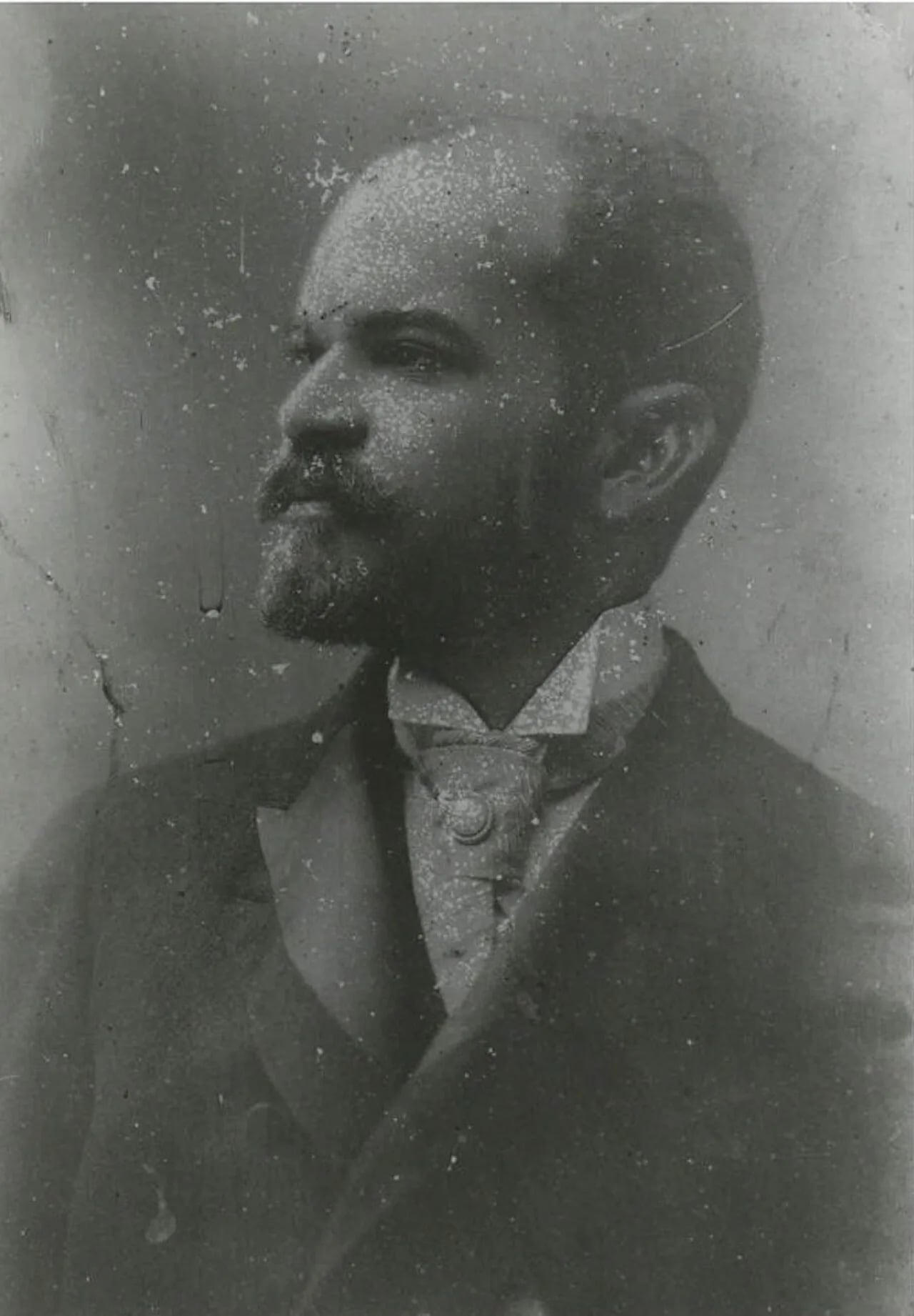 Portrait of Alejandro Woss y Gil (1856–1932) – memorial page