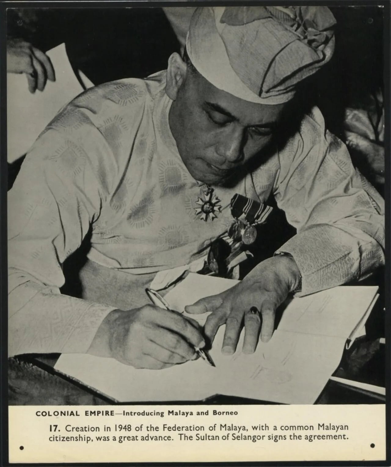 Porträt von Hisamuddin Alam Shah (1898–1960) – Gedenkseite