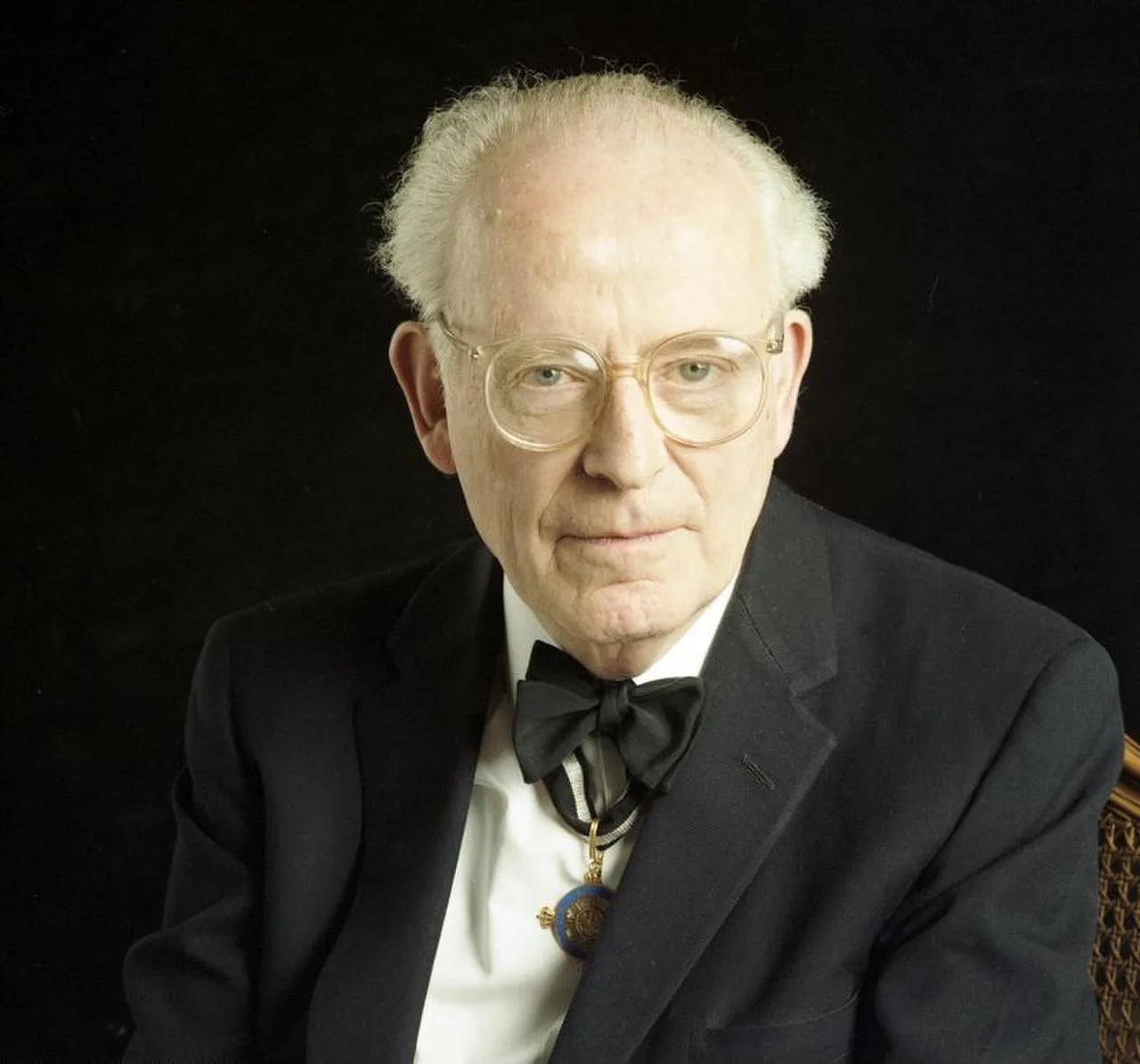 Portrait of Ernst Kitzinger (1912–2003) – memorial page