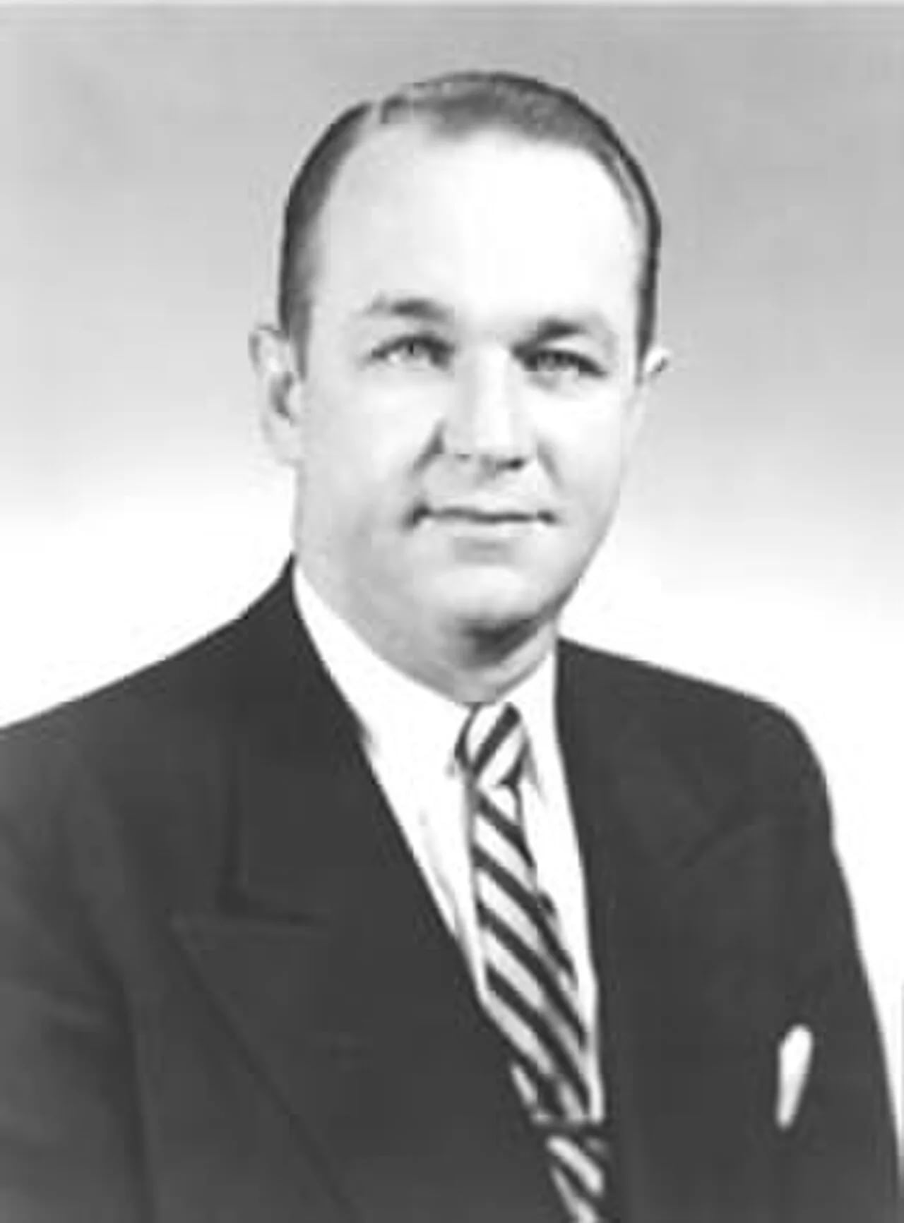 Portrait of William T. Cahill (1912–1996) – memorial page