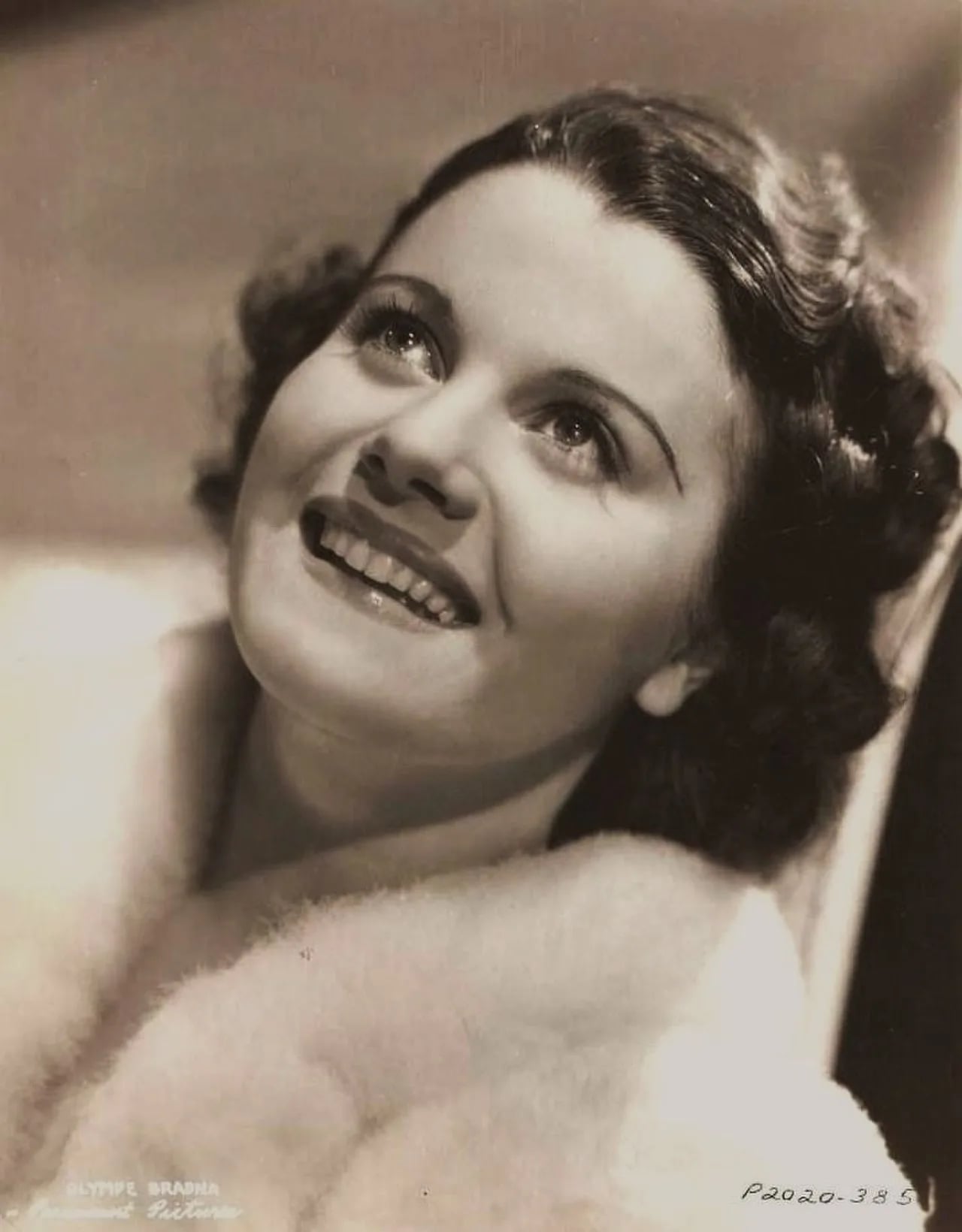 Portrait of Olympe Bradna (1920–2012) – memorial page