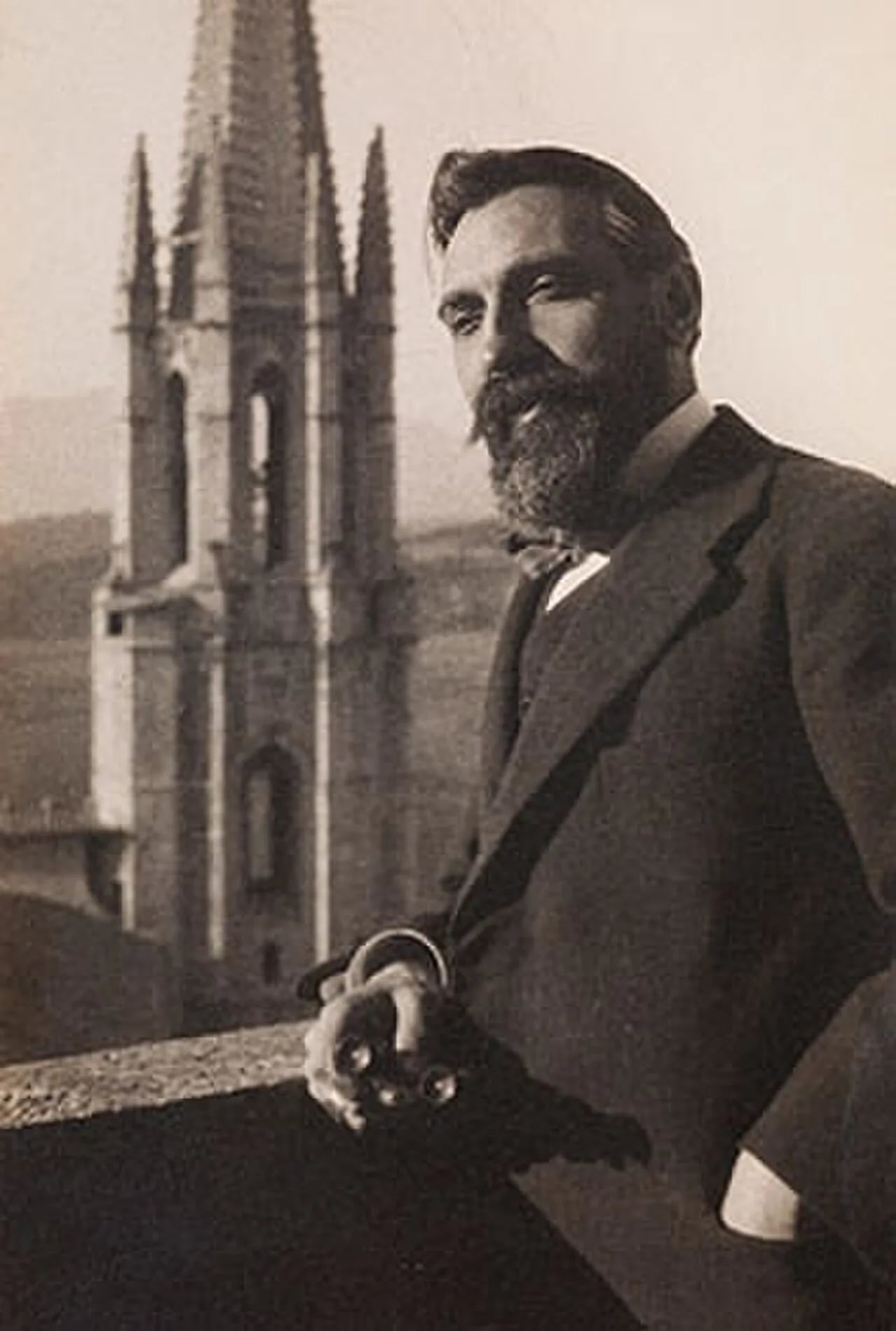 Porträt von Rafael Masó i Valentí (1880–1935) – Gedenkseite