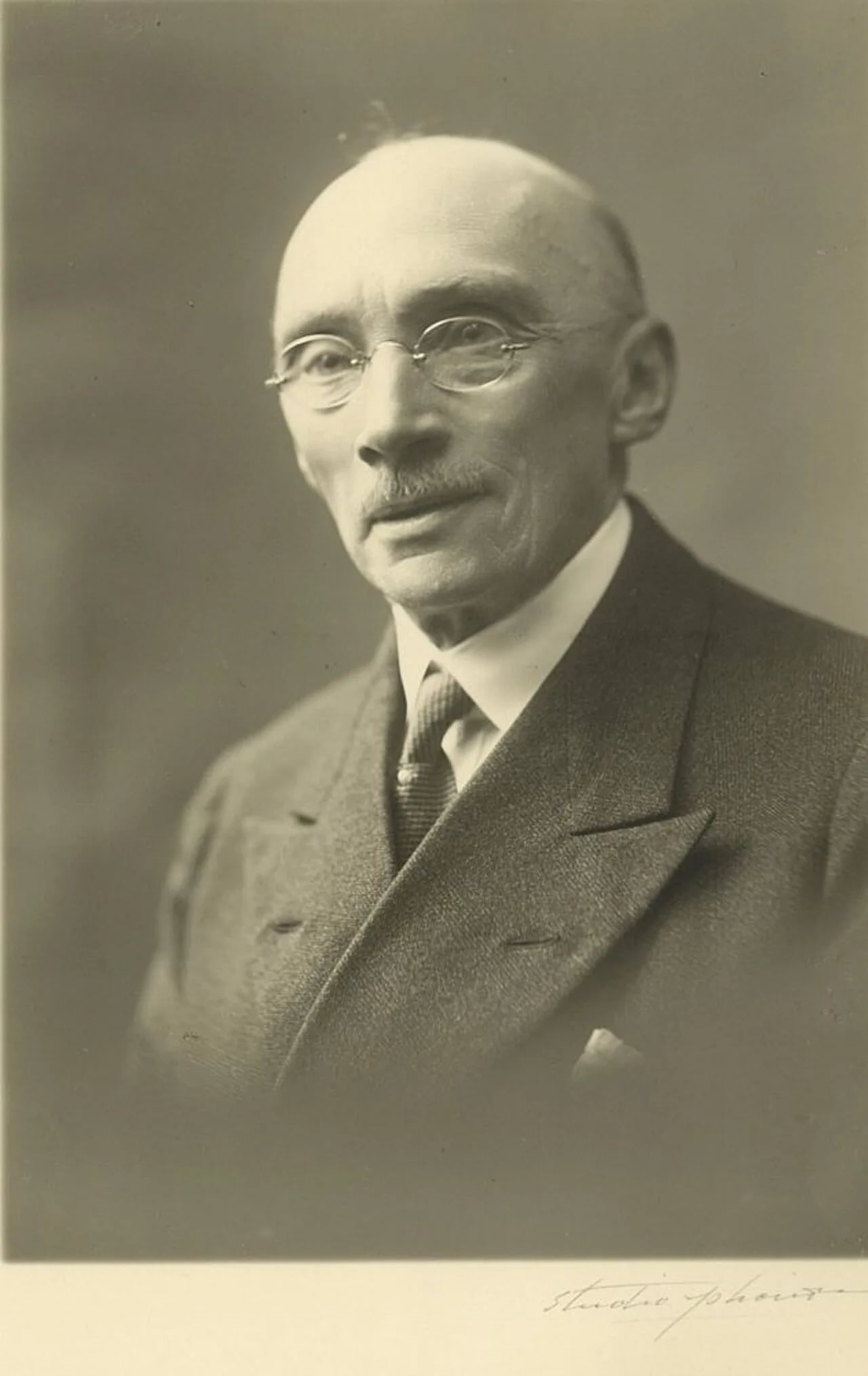 Porträt von Ernest Gérard (1863–1935) – Gedenkseite