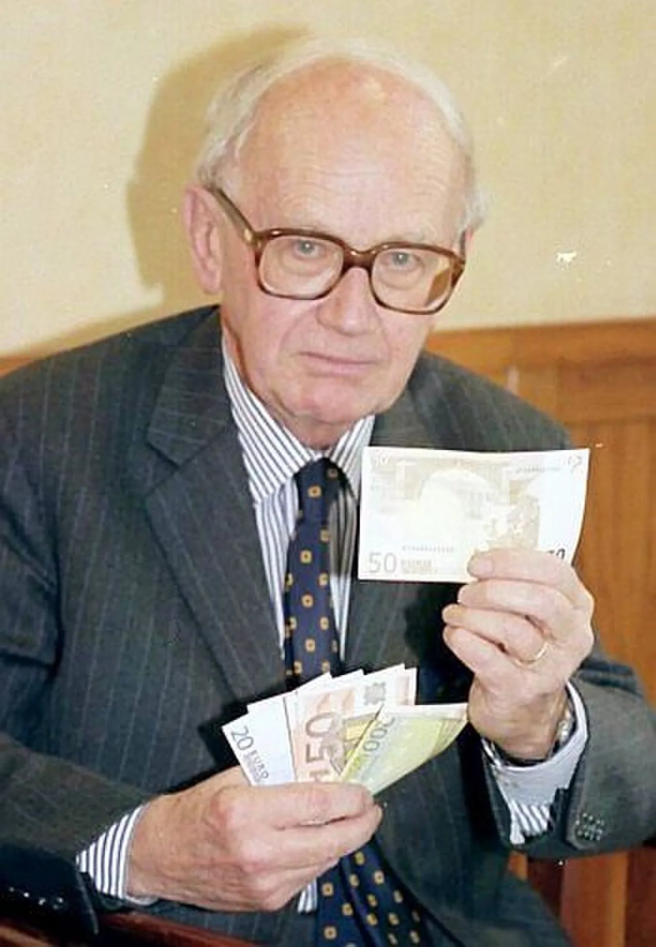 Porträt von Alexandre Lamfalussy (1929–2015) – Gedenkseite
