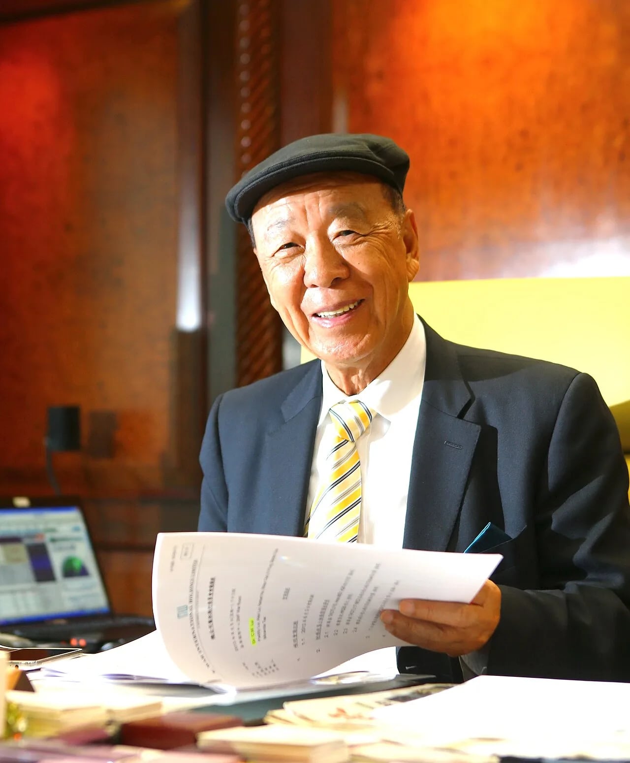 Portrait of Lui Che Woo (1929–2024) – memorial page