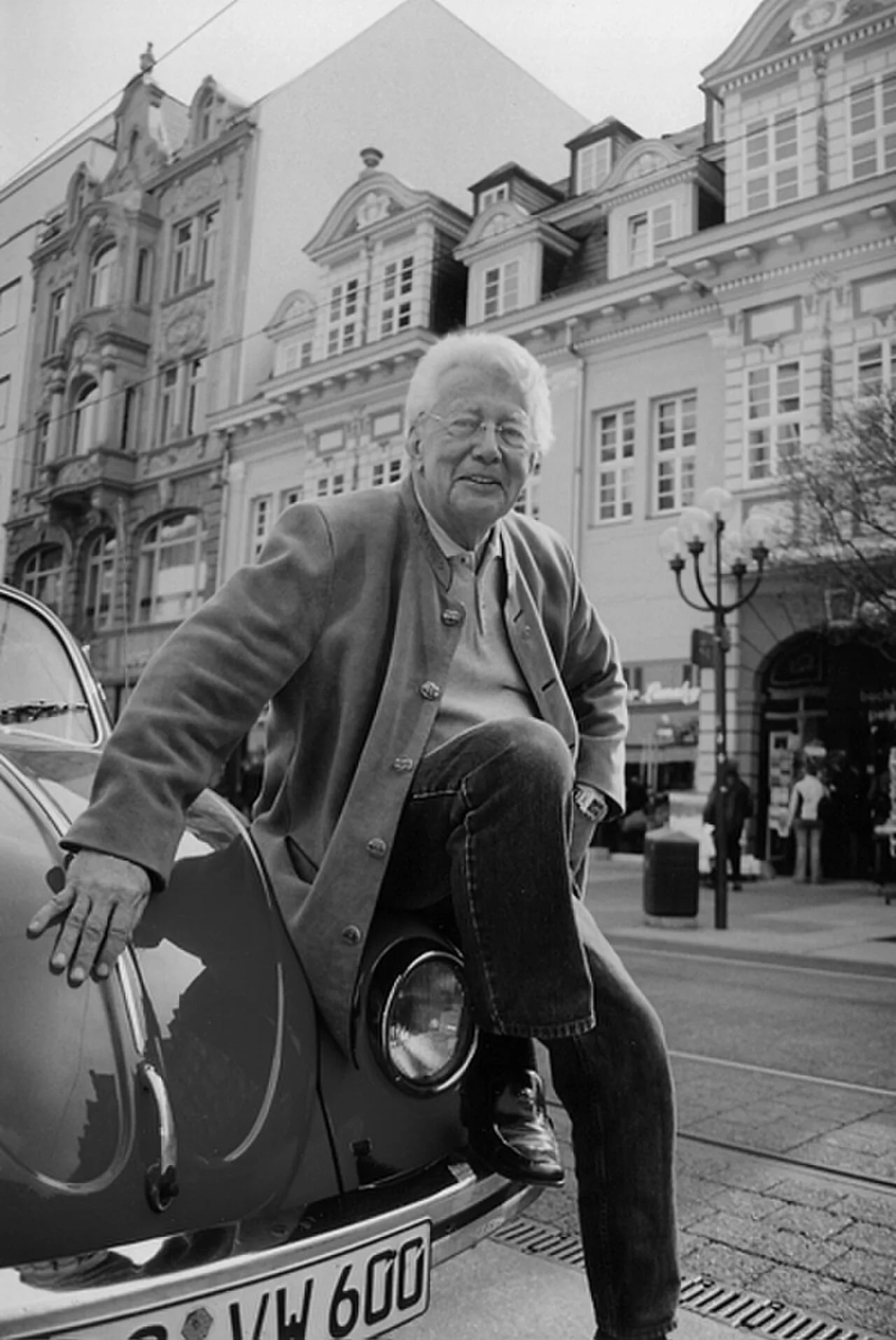 Portrait of Dieter Thomas Heck (1937–2018) – memorial page