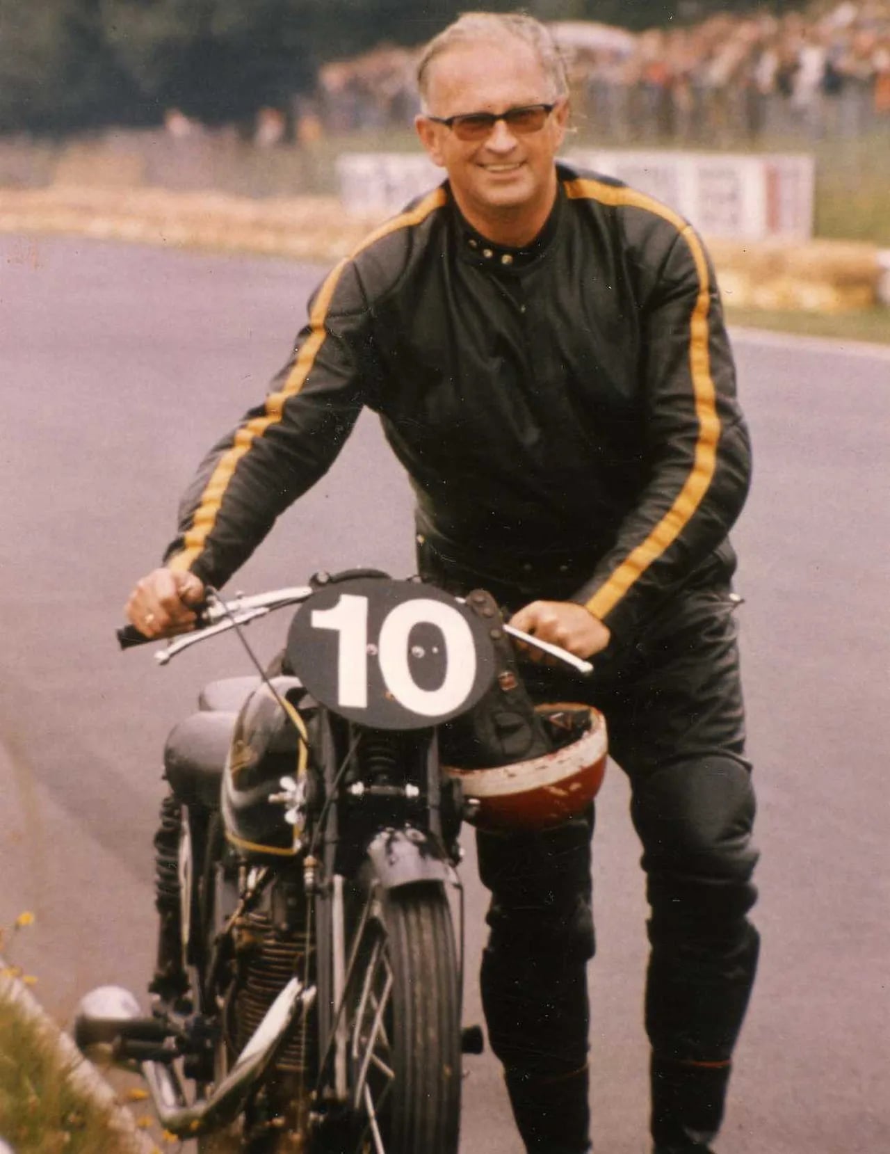 Portrait of Helmut Krackowizer (1922–2001) – memorial page