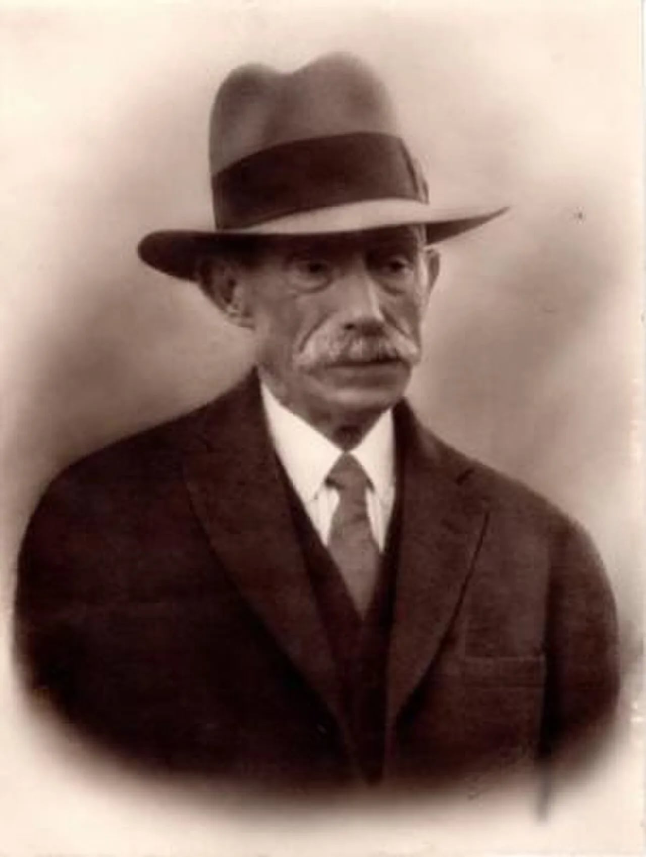 Porträt von Josep Elias i Basca (1852–1931) – Gedenkseite
