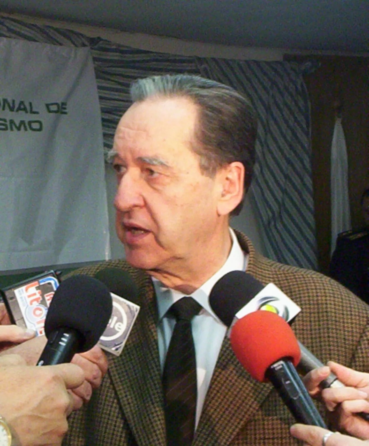 Porträt von José Enrique Díaz Chávez (1932–2025) – Gedenkseite