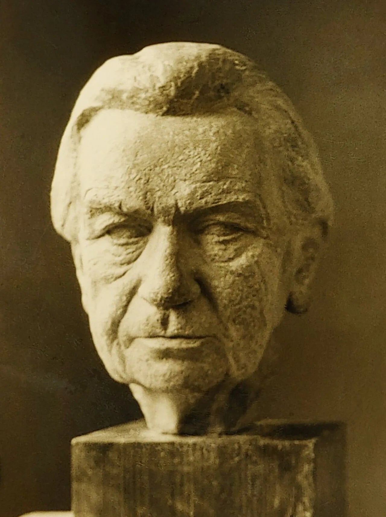 Portrait of Paul Buchner (1886–1978) – memorial page