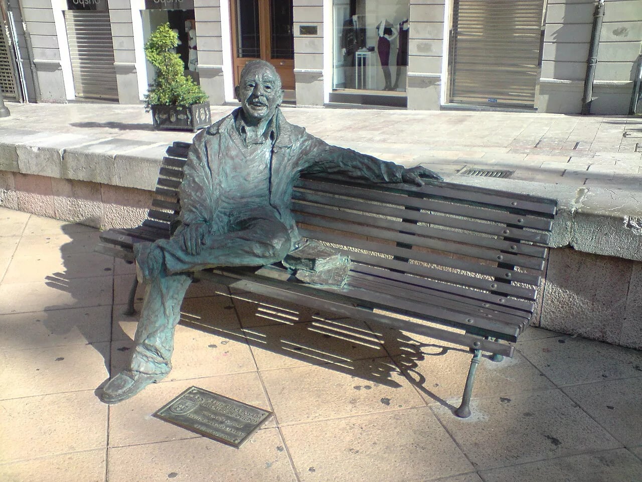 Portrait of Luis Riera Posada (1923–2007) – memorial page