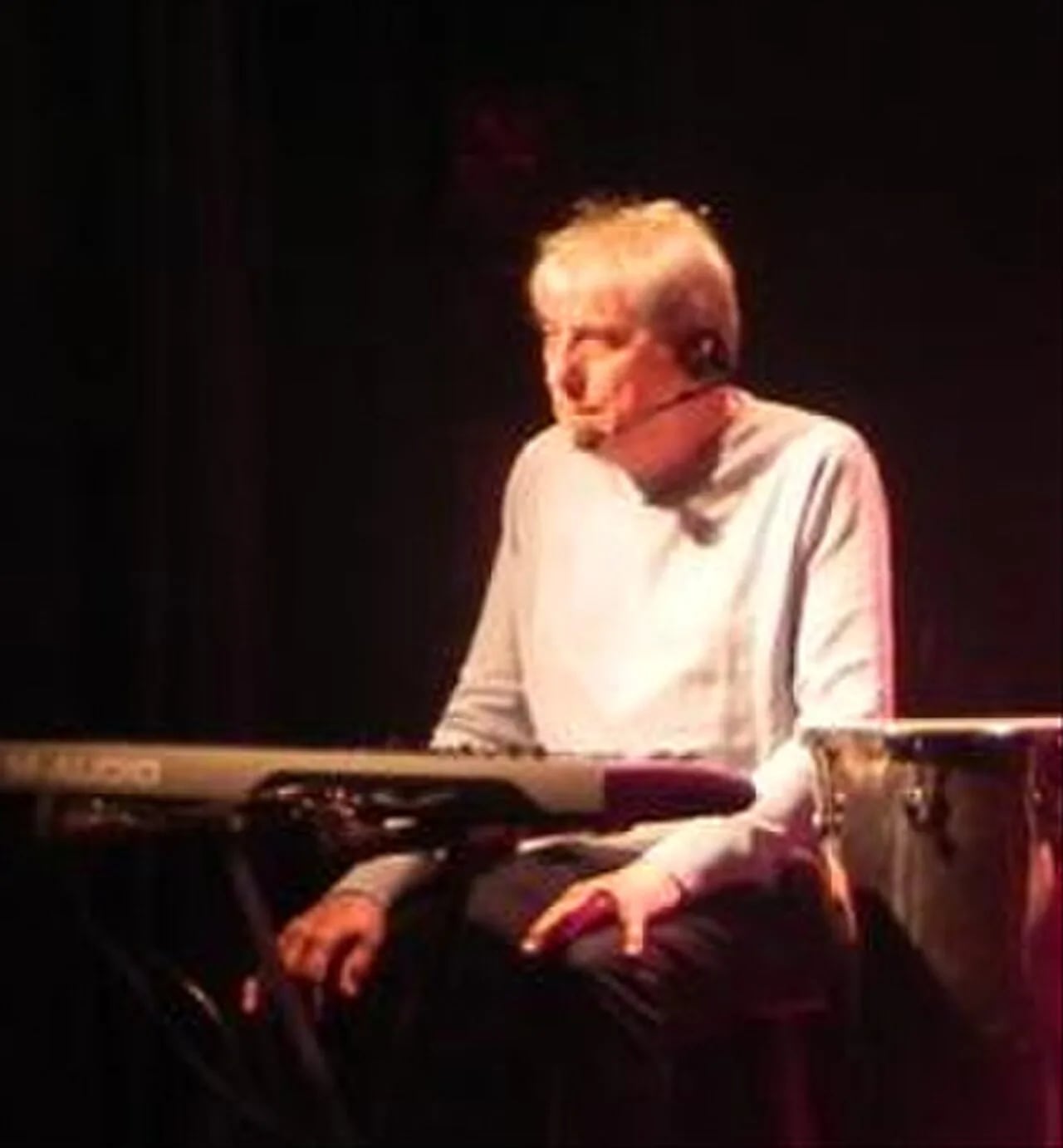 Porträt von Magro (1943–2012) – Gedenkseite