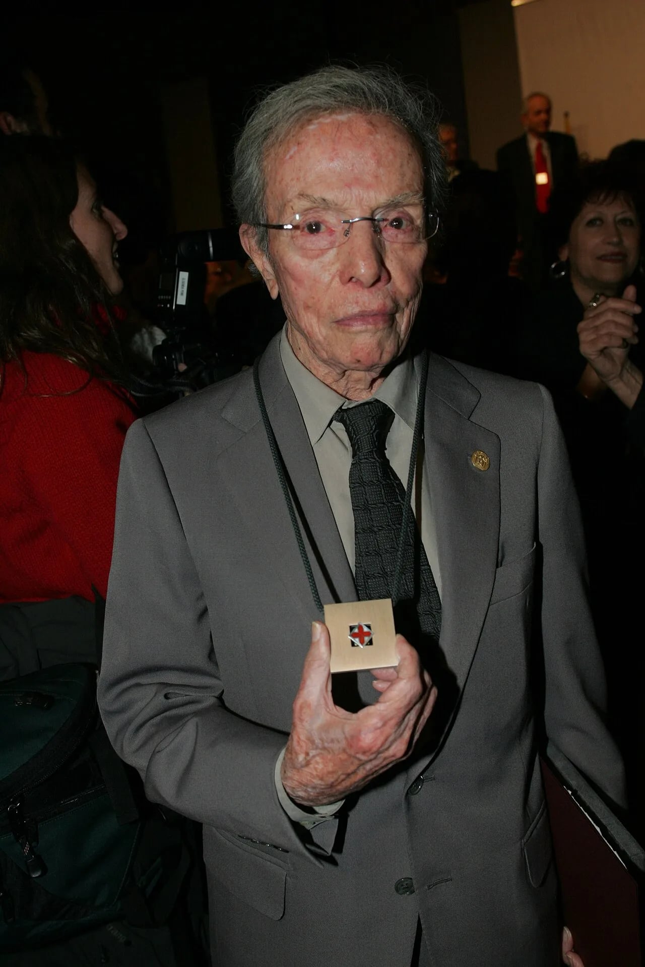 Portrait of Manuel Pertegaz (1917–2014) – memorial page