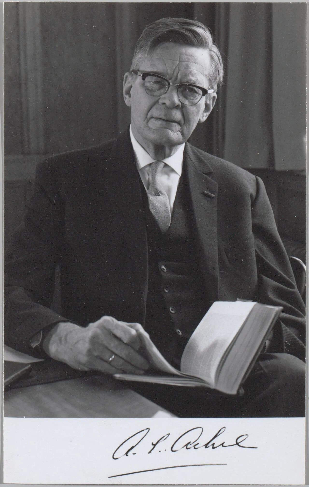 Porträt von Anton Eduard van Arkel (1893–1976) – Gedenkseite