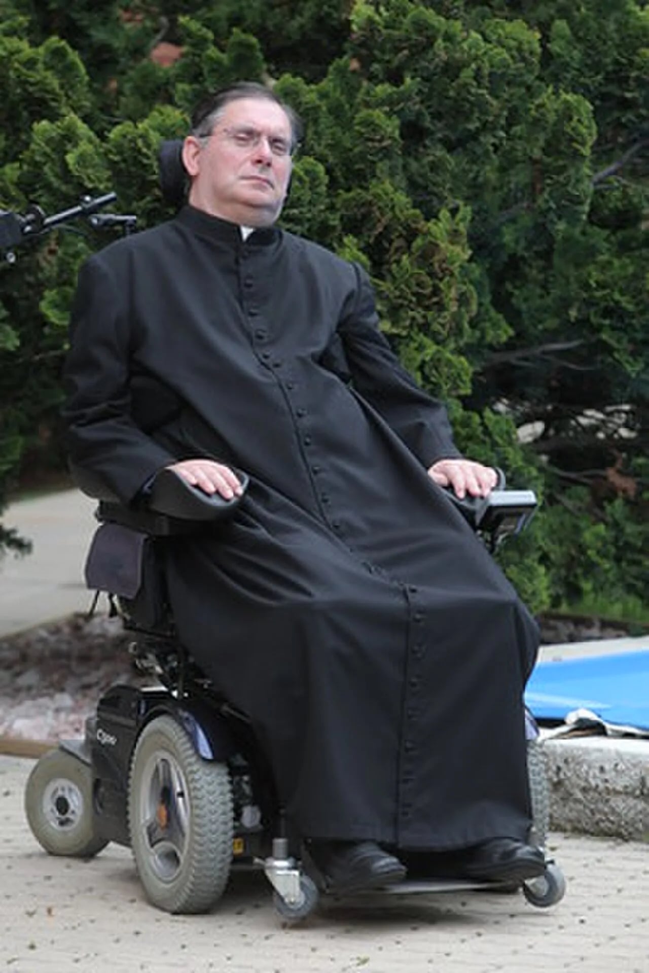 Portrait of Luis de Moya (1953–2020) – memorial page
