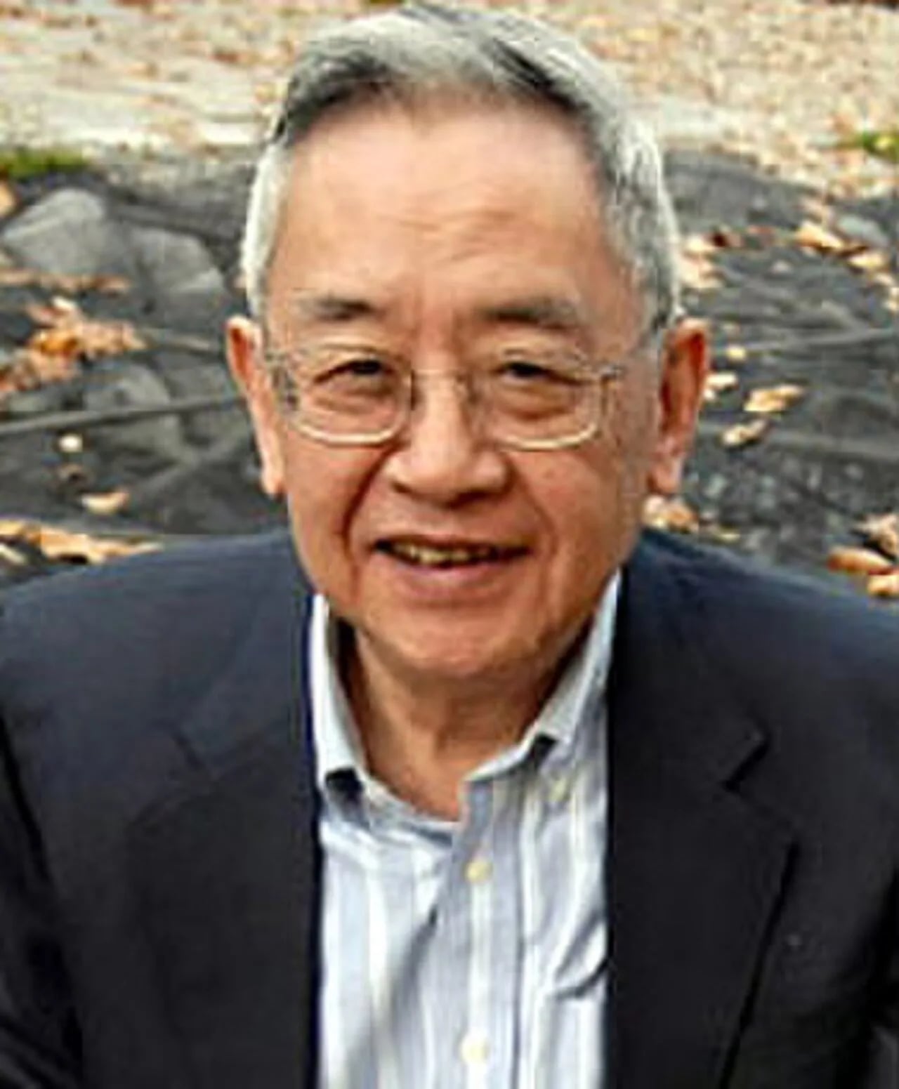 Porträt von Yingshi Yu (1930–2021) – Gedenkseite