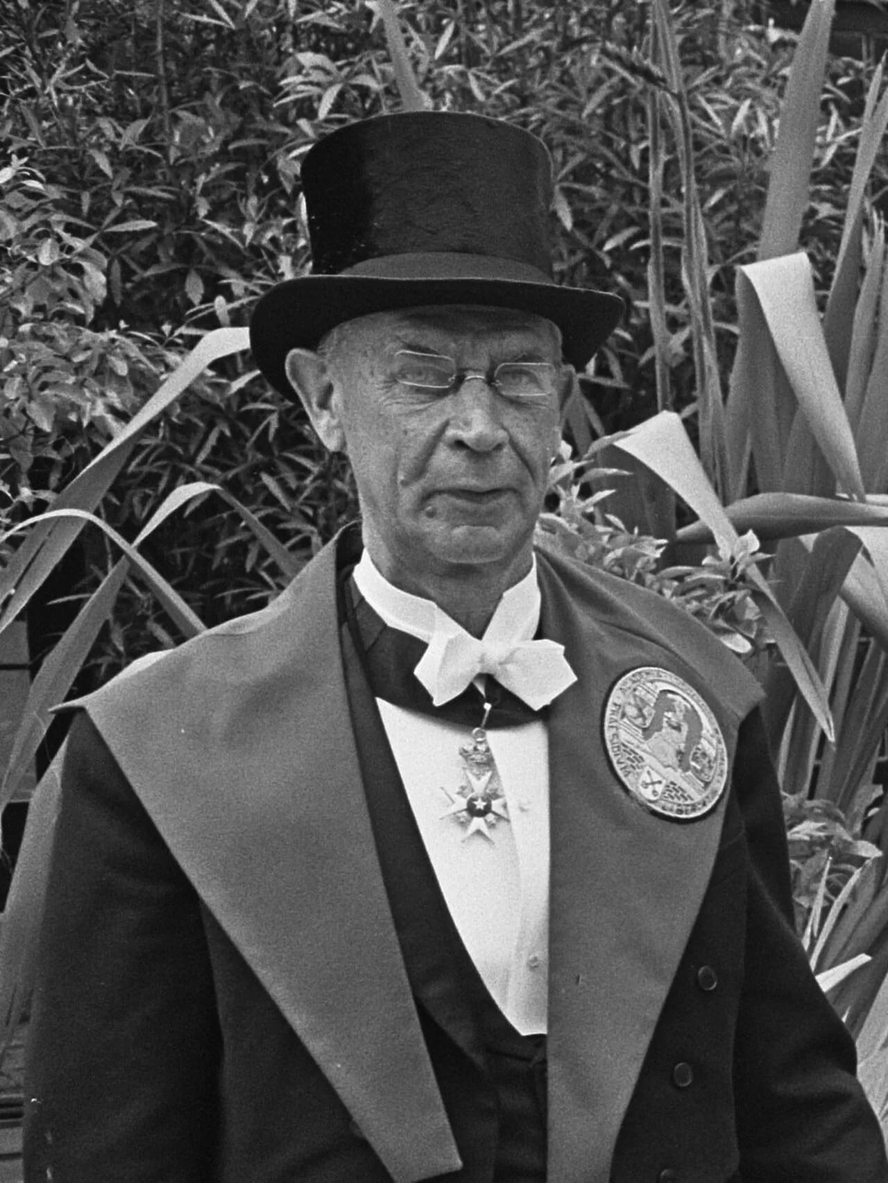 Portrait of Ivar Waller (1898–1991) – memorial page