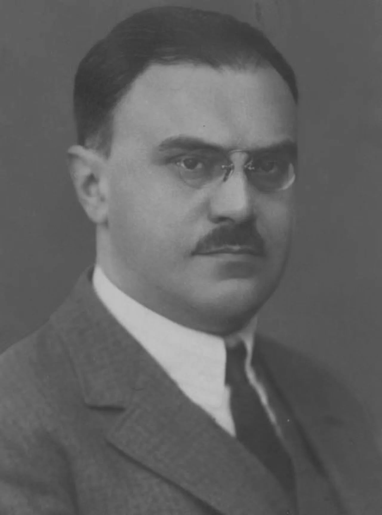 Portrait of Alfred Ohanowicz (1888–1984) – memorial page