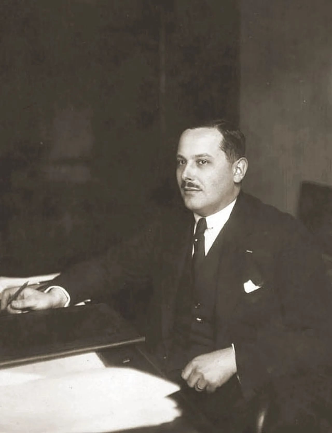 Portrait of Alfred Poniński (1896–1968) – memorial page