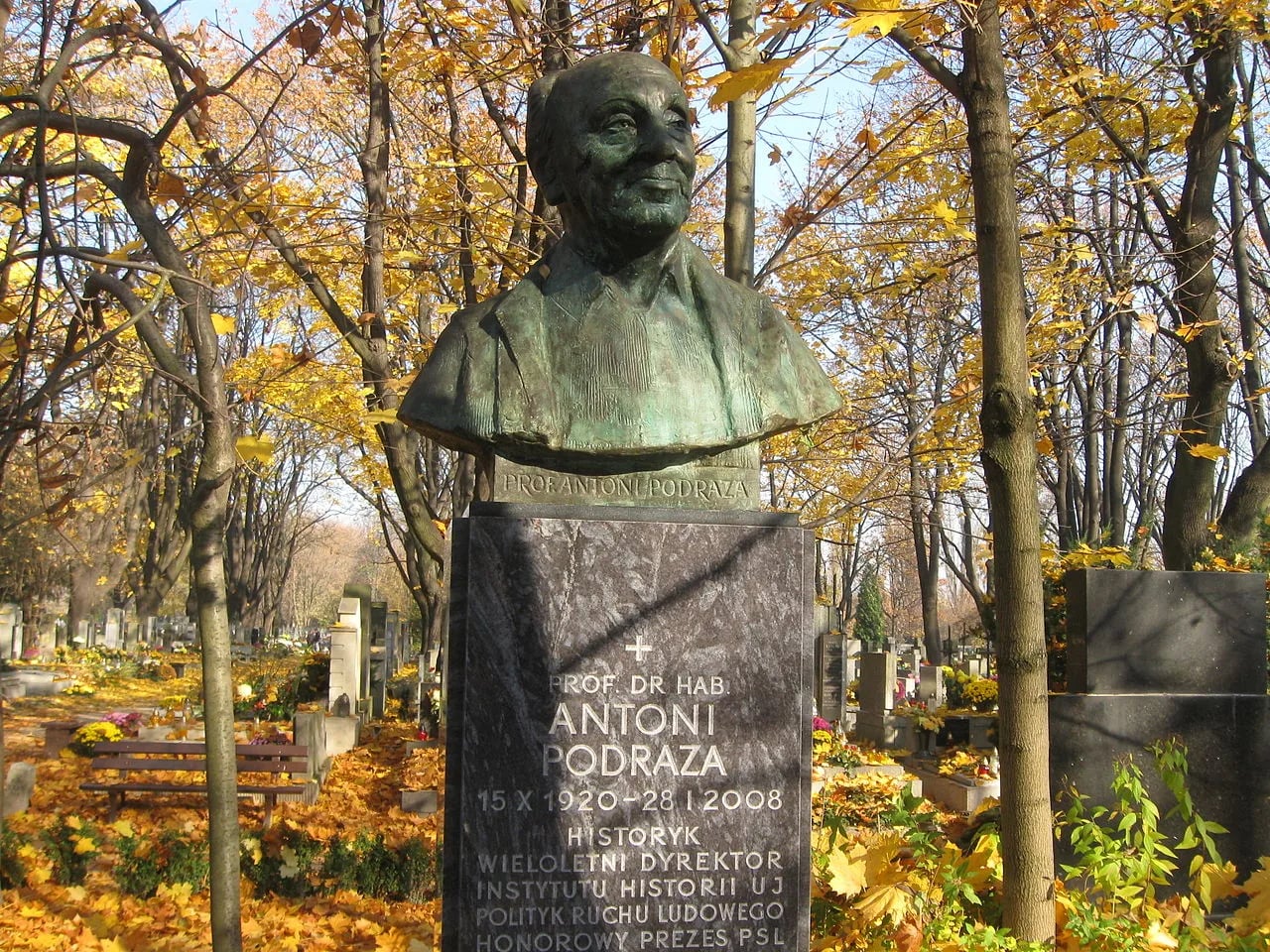 Porträt von Antoni Podraza (1920–2008) – Gedenkseite