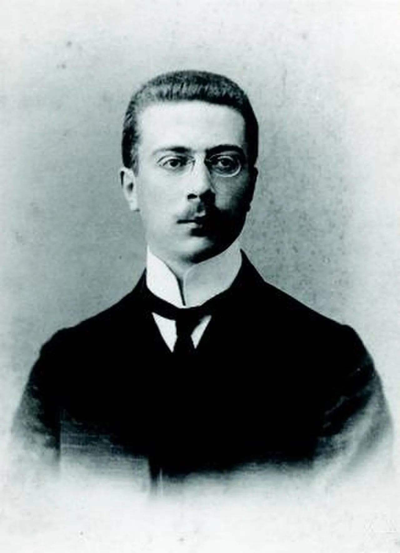 Portrait of Ernst Hellinger (1883–1950) – memorial page