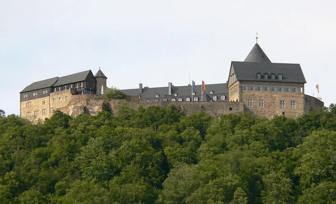 Porträt von Daniel von Waldeck-Wildungen (1530–1577) – Gedenkseite