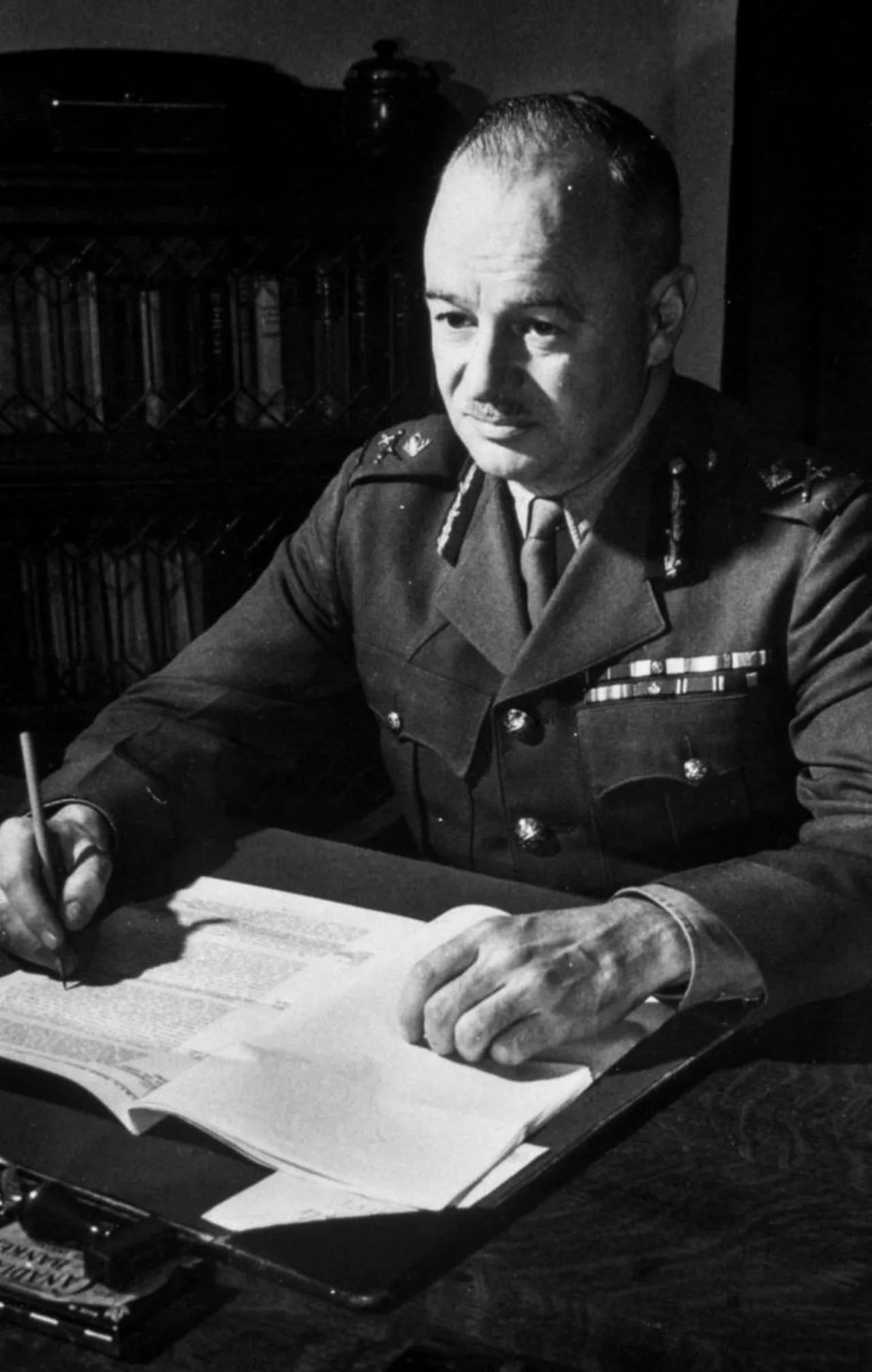 Porträt von Brock Chisholm (1896–1971) – Gedenkseite