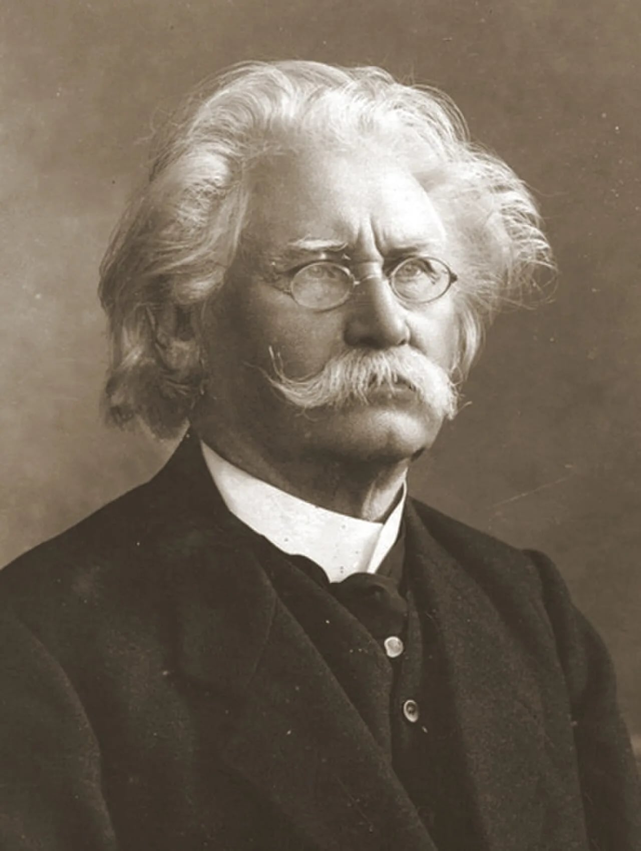 Porträt von Franciszek Rawita-Gawroński (1846–1930) – Gedenkseite