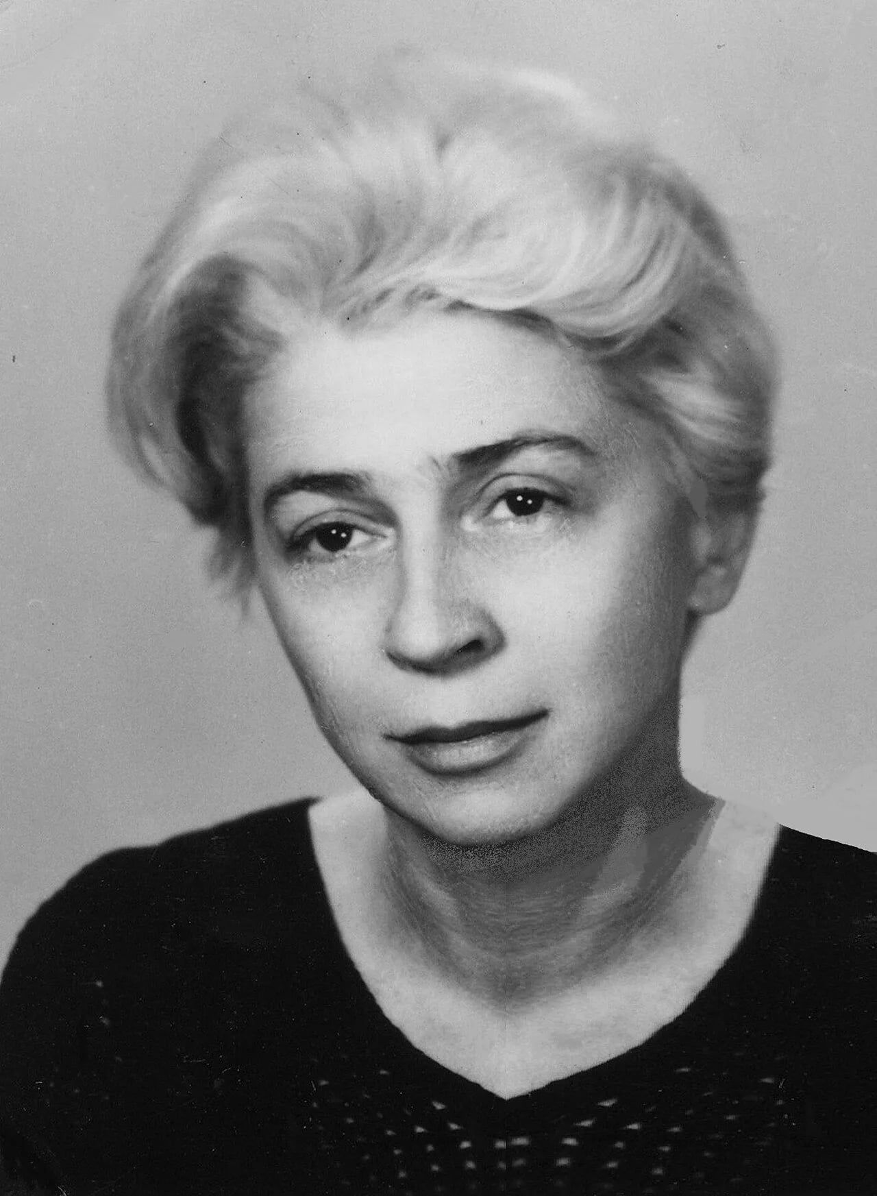 Portrait of Halina Mikołajska (1925–1989) – memorial page