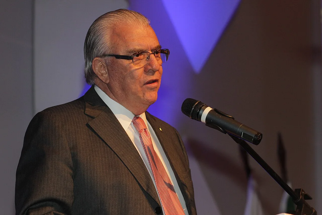 Porträt von Moreira Mendes (1946–2018) – Gedenkseite