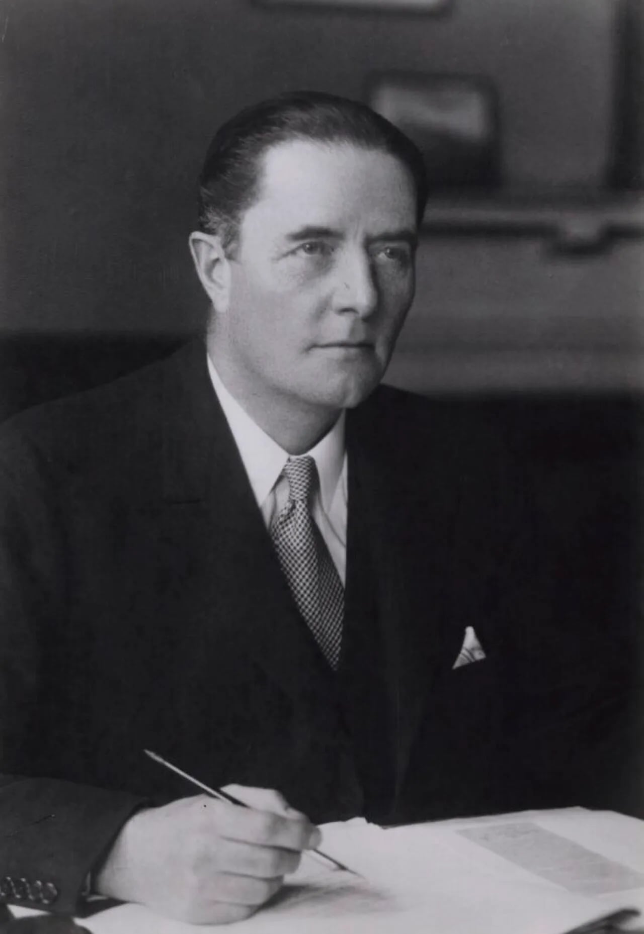 Portrait of Robert Hudson, 1st Viscount Hudson (1886–1957) – memorial page