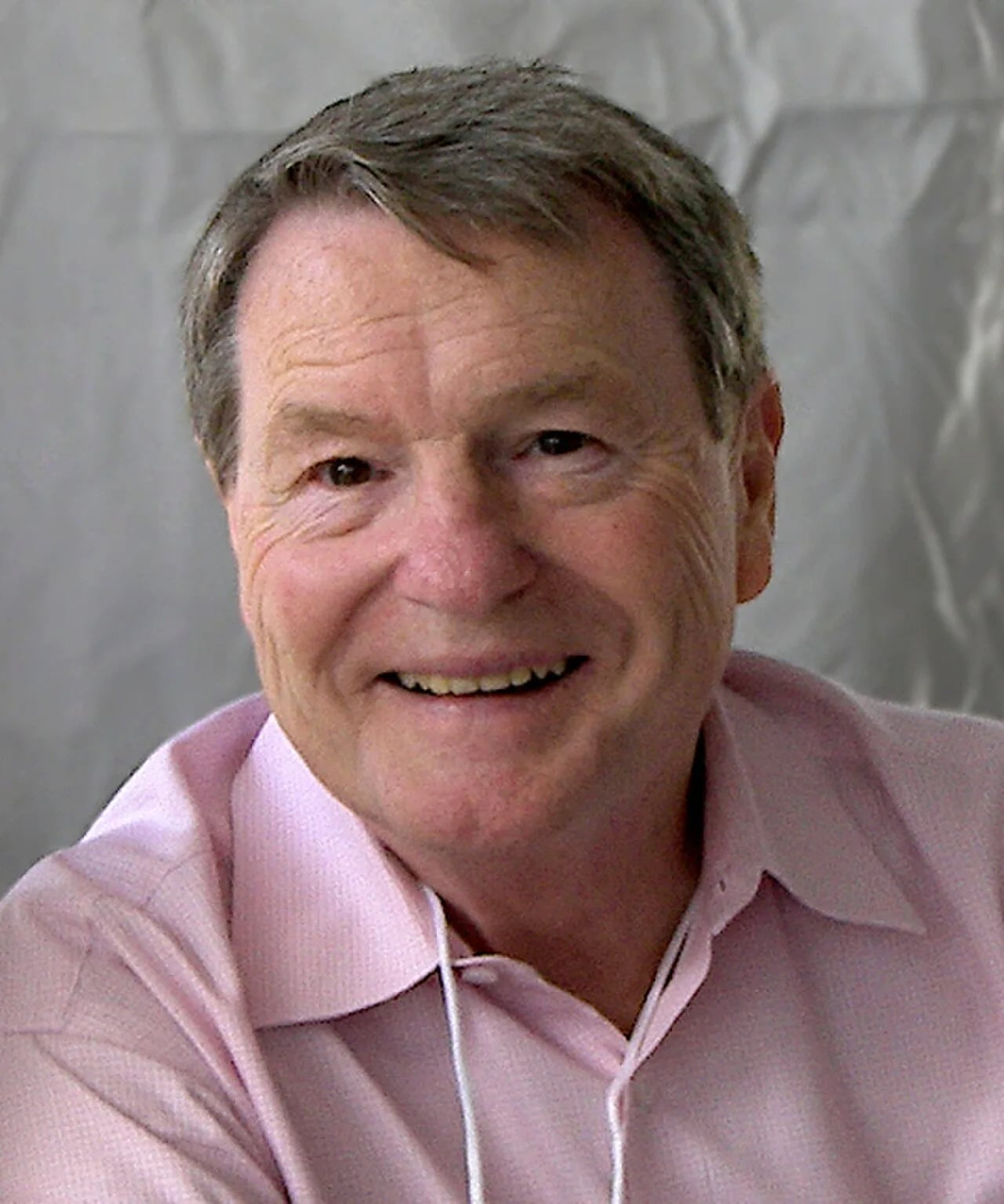Porträt von Jim Lehrer (1934–2020) – Gedenkseite