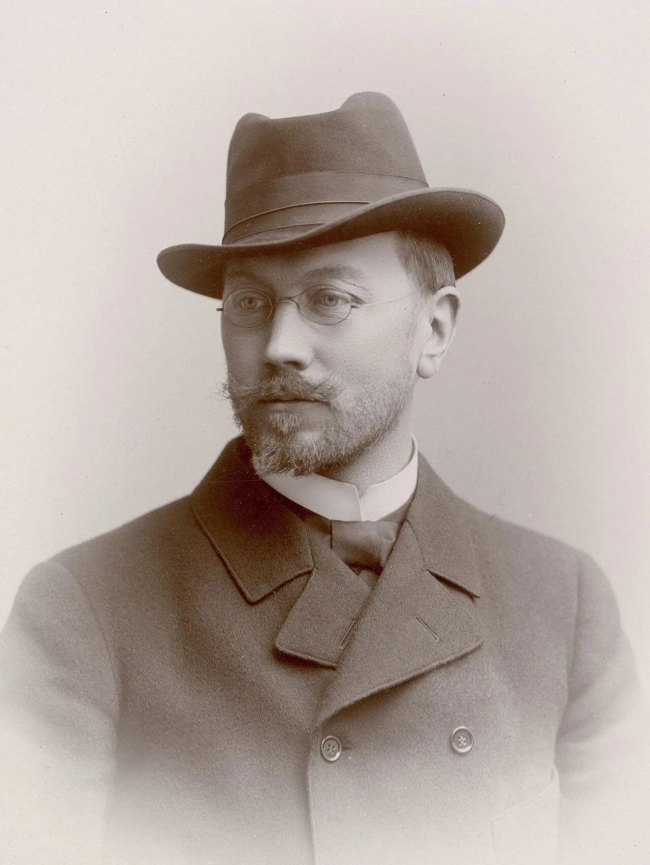 Portrait of Isak Gustaf Clason (1856–1930) – memorial page