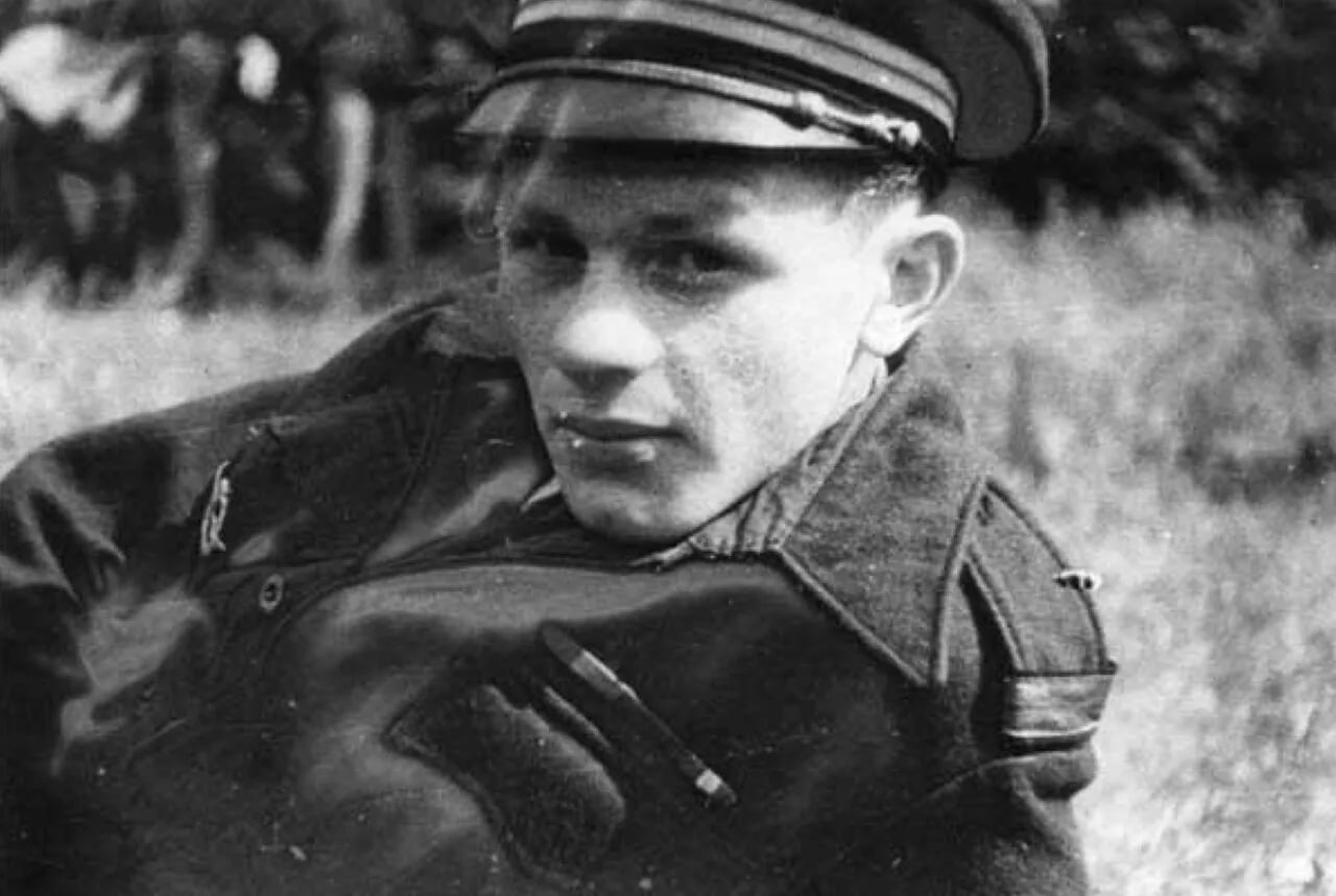 Portrait of Roland de la Poype (1920–2012) – memorial page