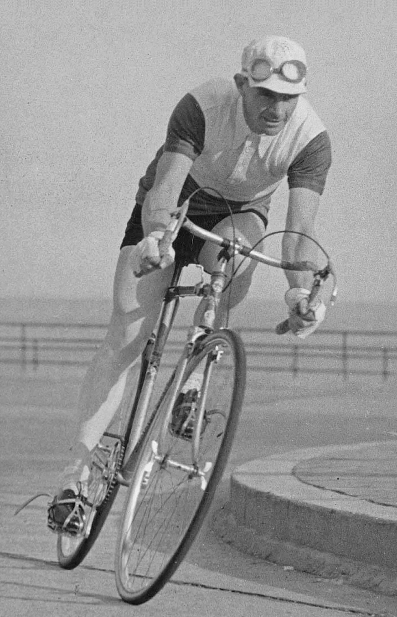 Porträt von Hubert Opperman (1904–1996) – Gedenkseite