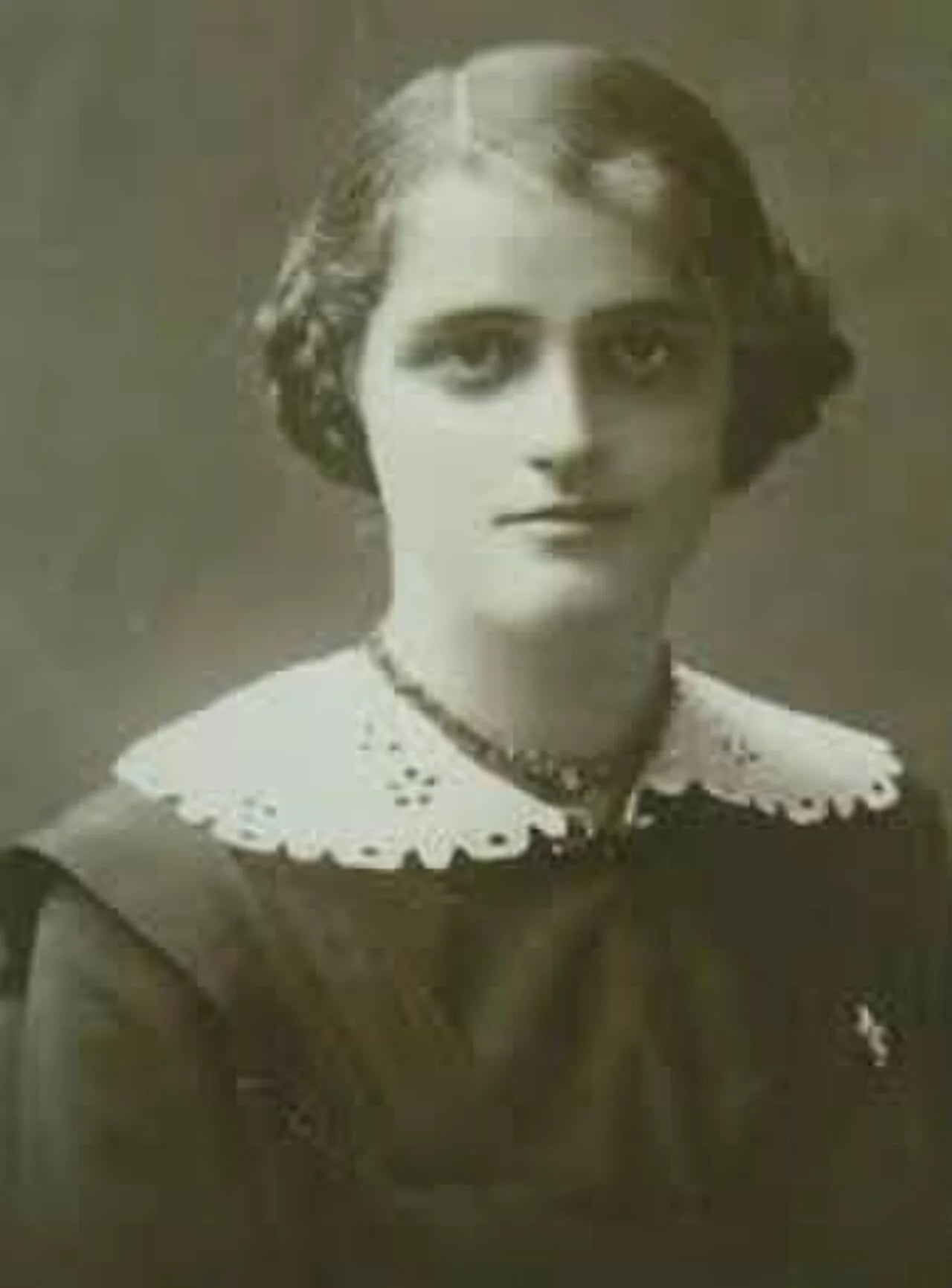 Portrait of Teresa Grodzińska (1899–1920) – memorial page