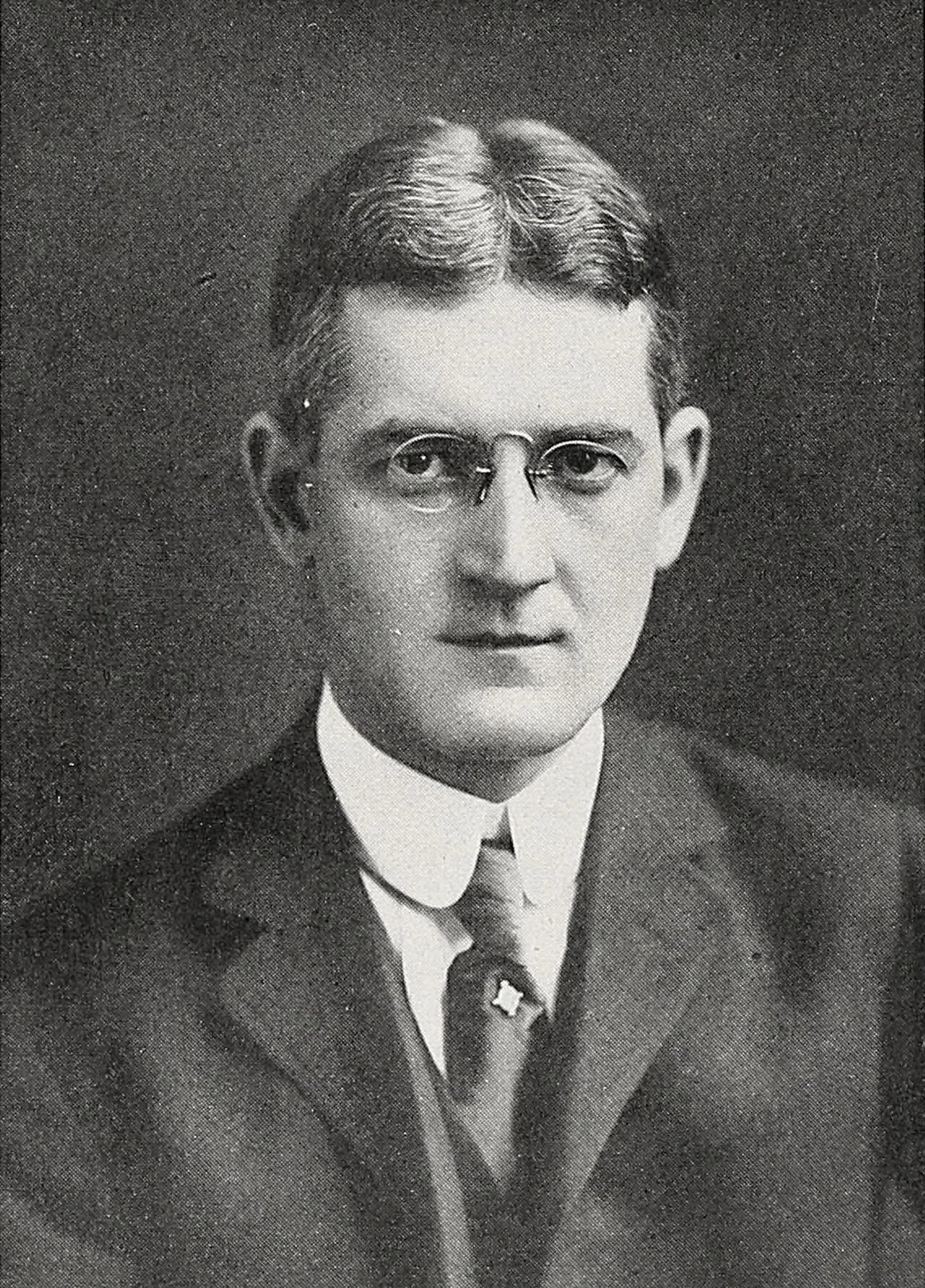 Portrait of Harry B. Clow (1868–1933) – memorial page